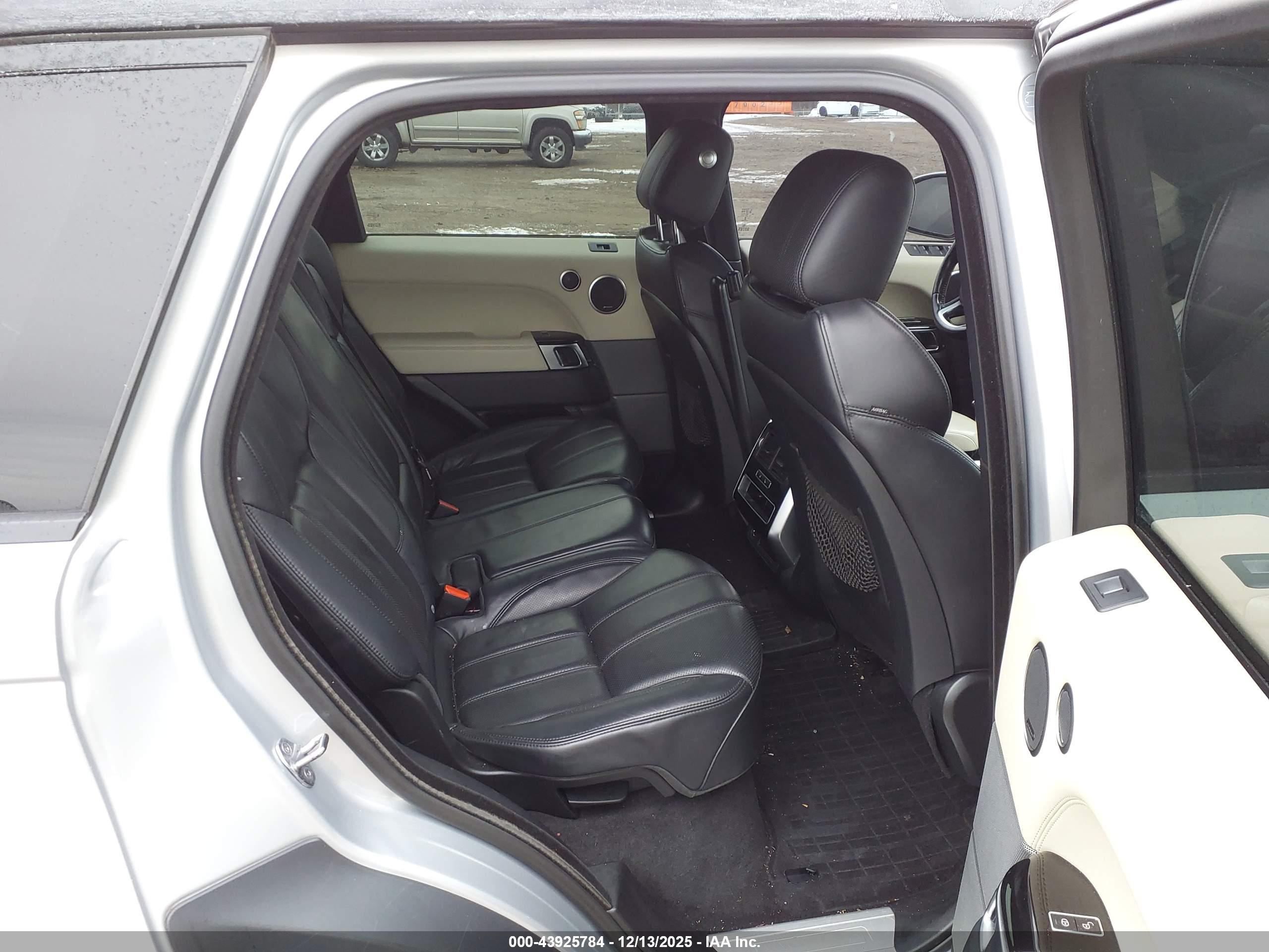 LAND ROVER image 8