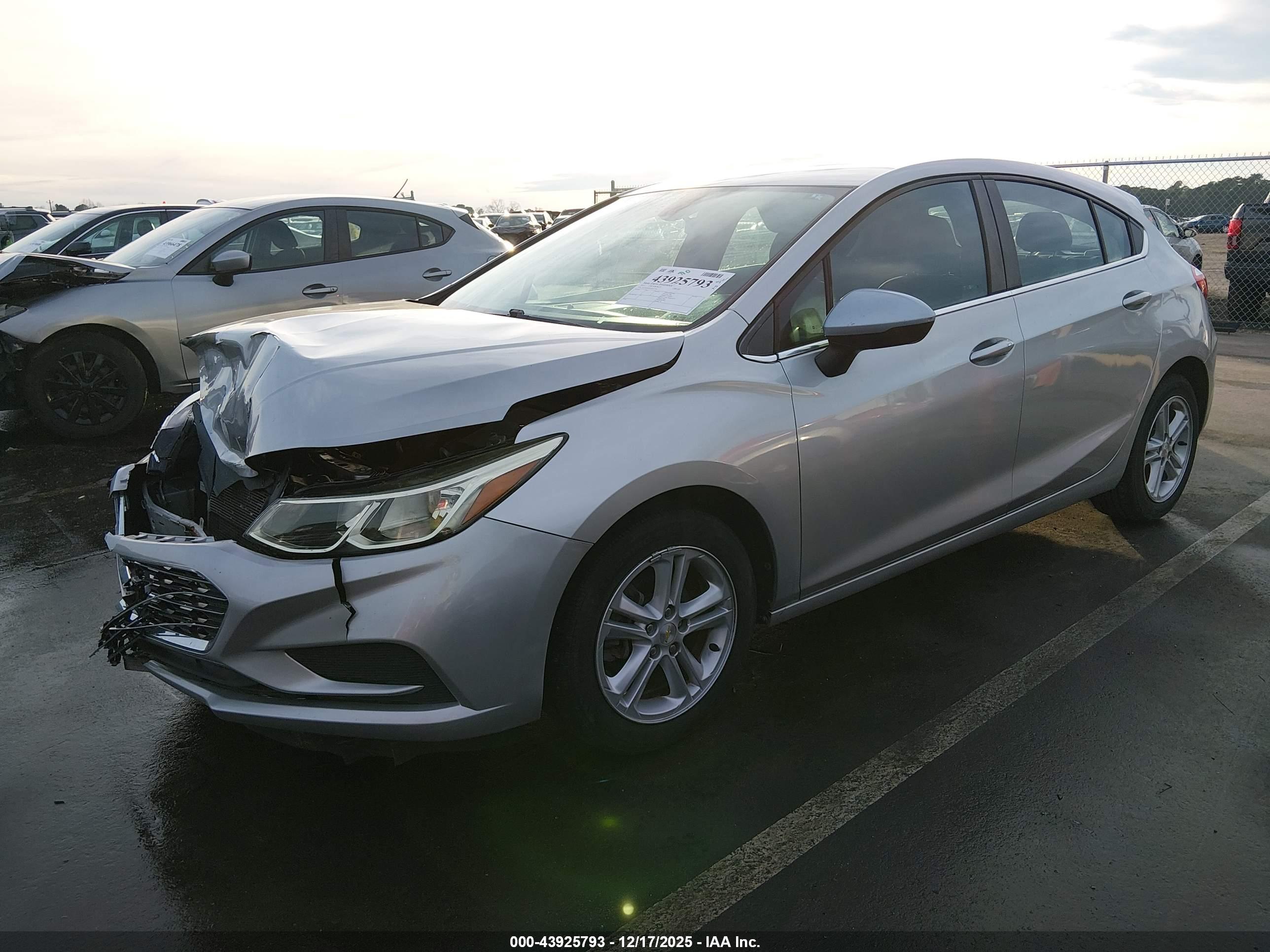 CHEVROLET CRUZE image 2