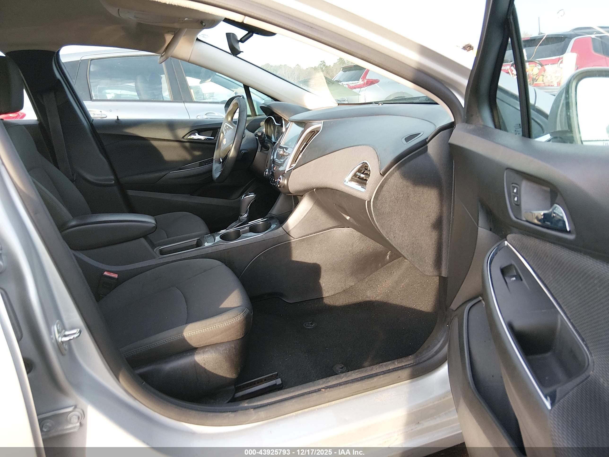 CHEVROLET CRUZE image 5