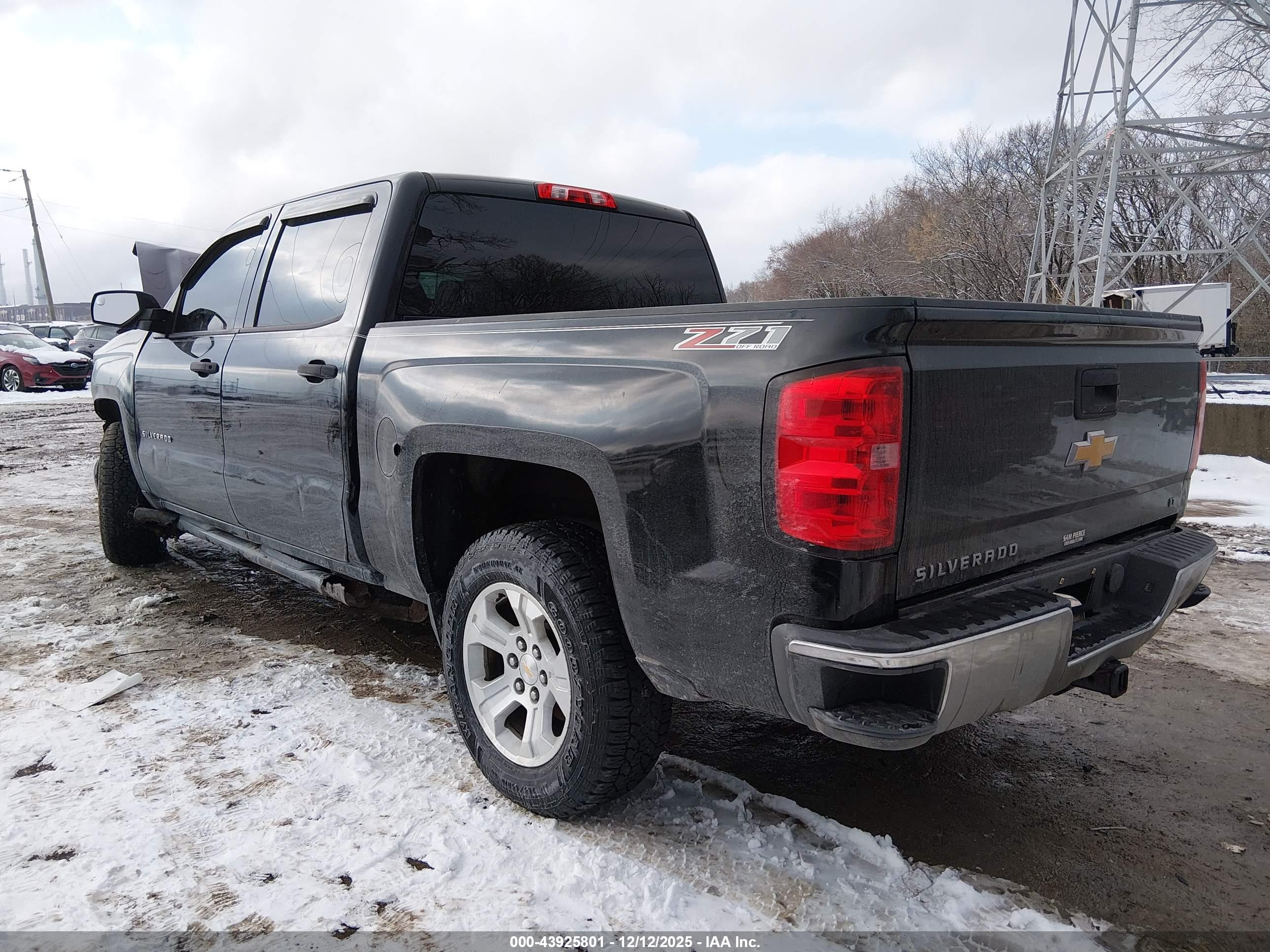 CHEVROLET SILVERADO image 3