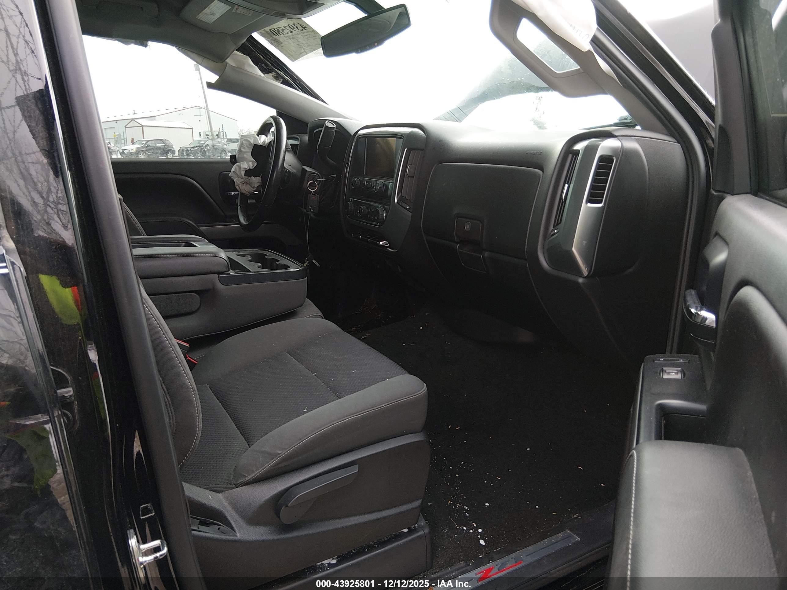CHEVROLET SILVERADO image 5