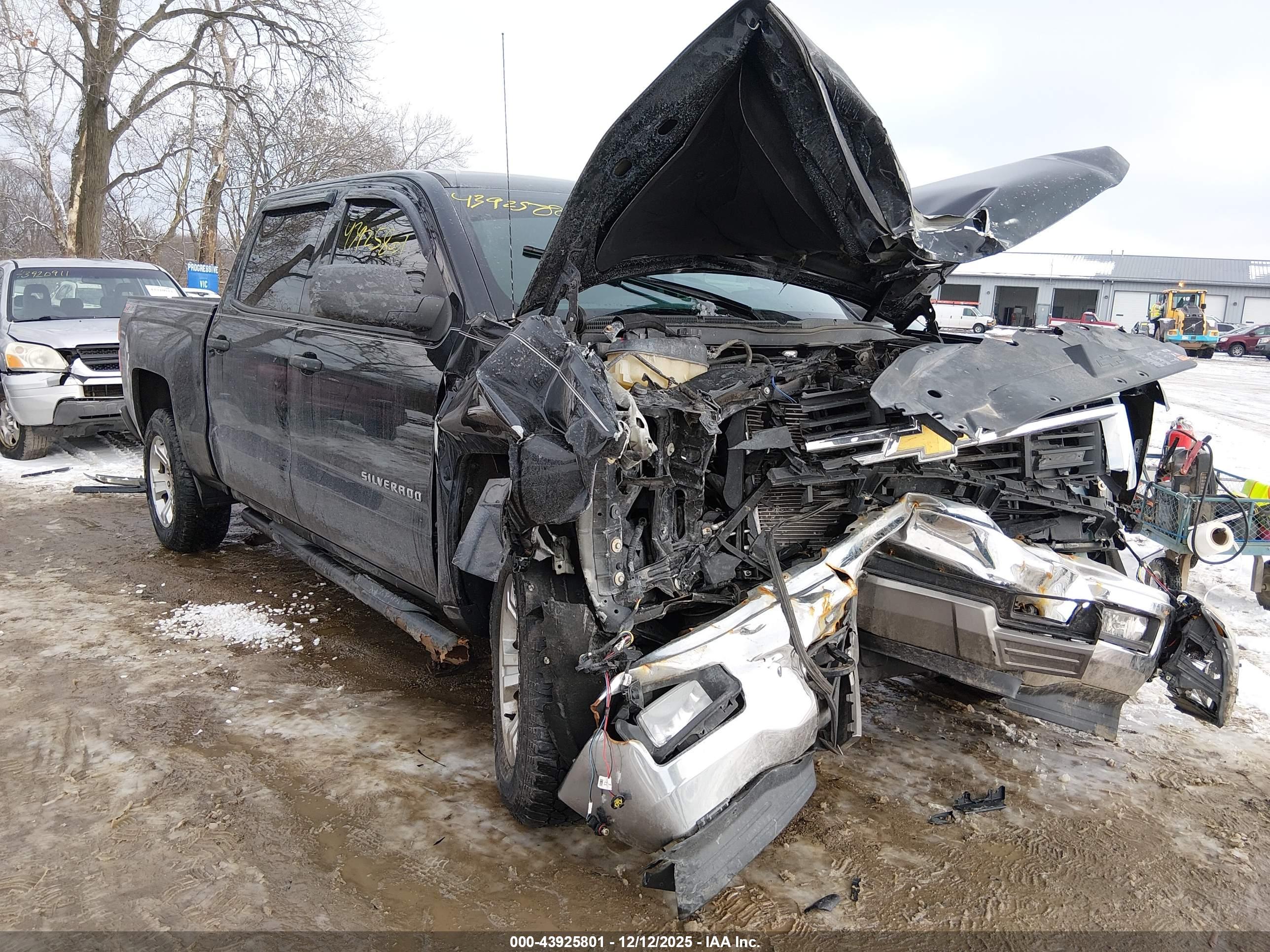 CHEVROLET SILVERADO image 6