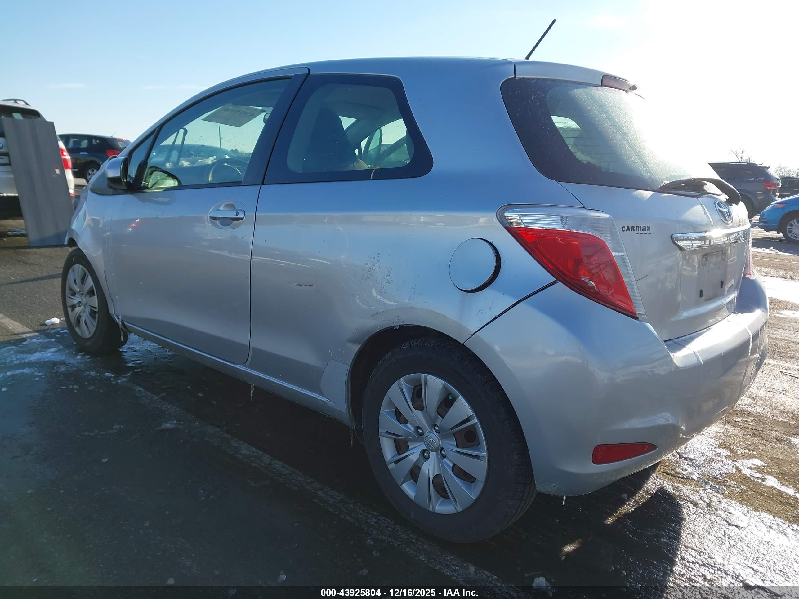 TOYOTA YARIS image 3