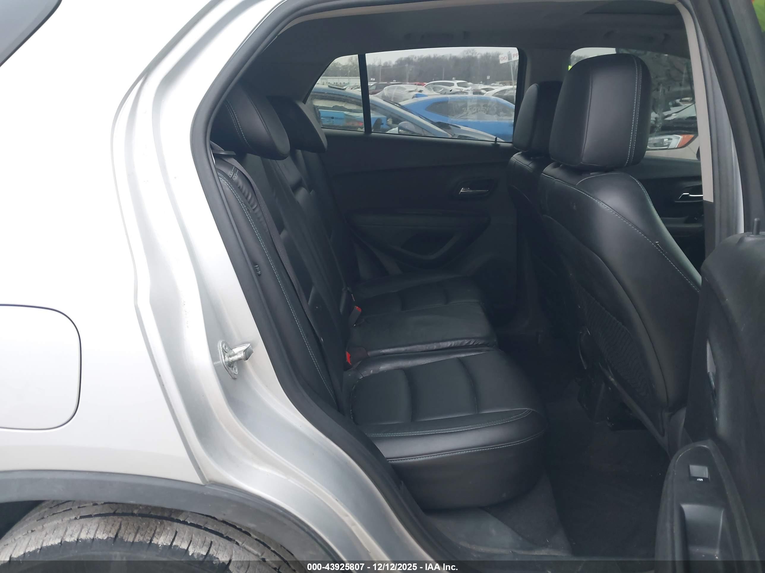 CHEVROLET TRAX image 8