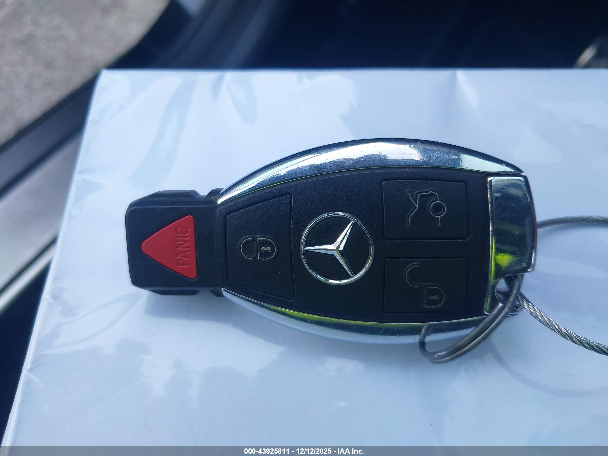 MERCEDES-BENZ E image 11