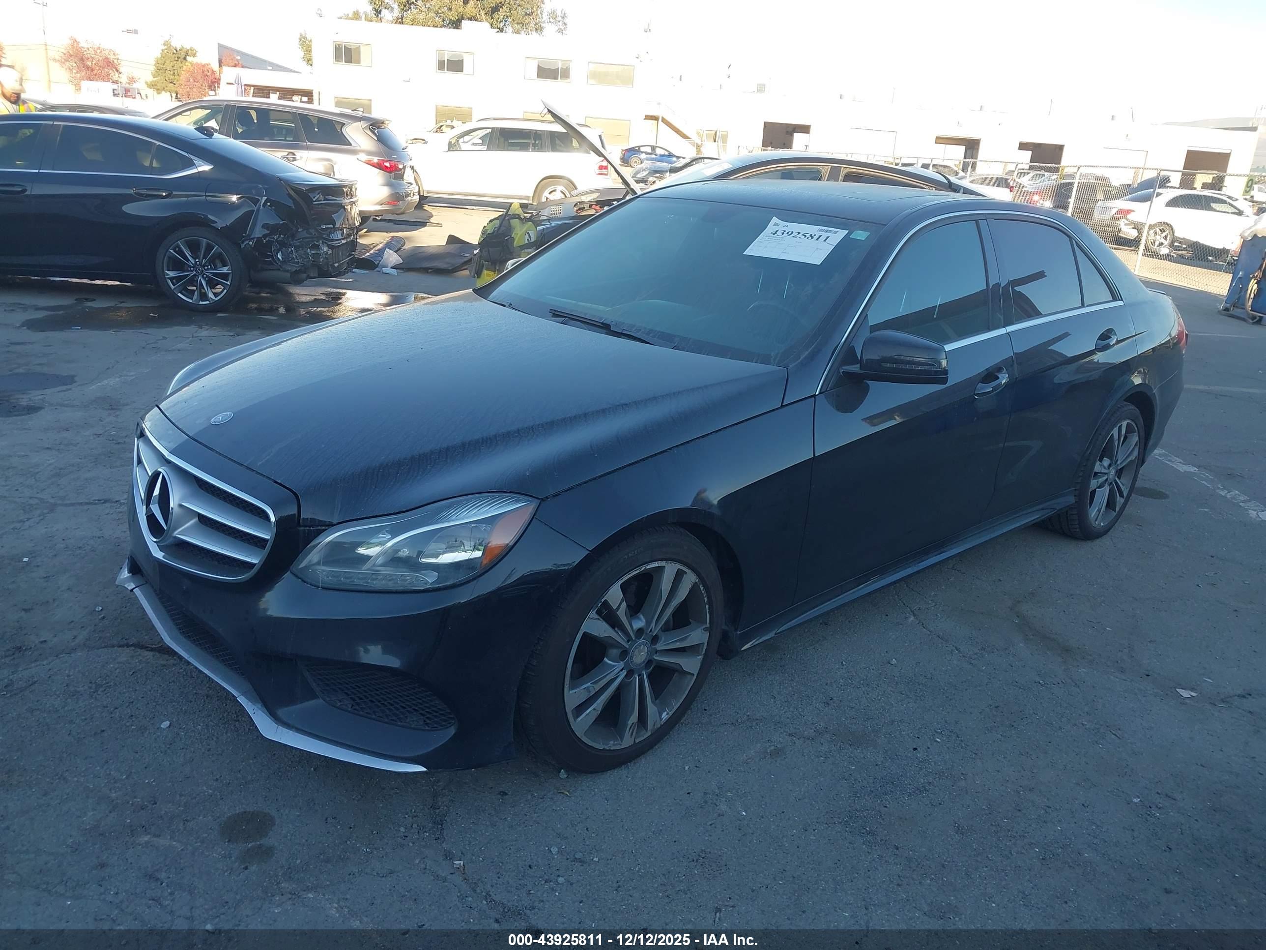 MERCEDES-BENZ E image 2