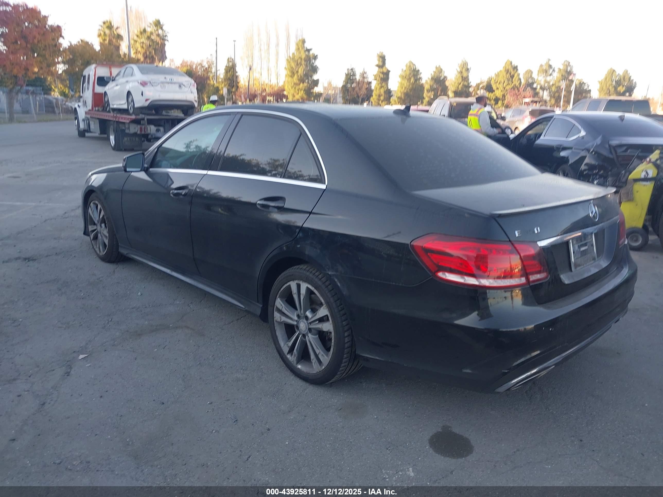 MERCEDES-BENZ E image 3