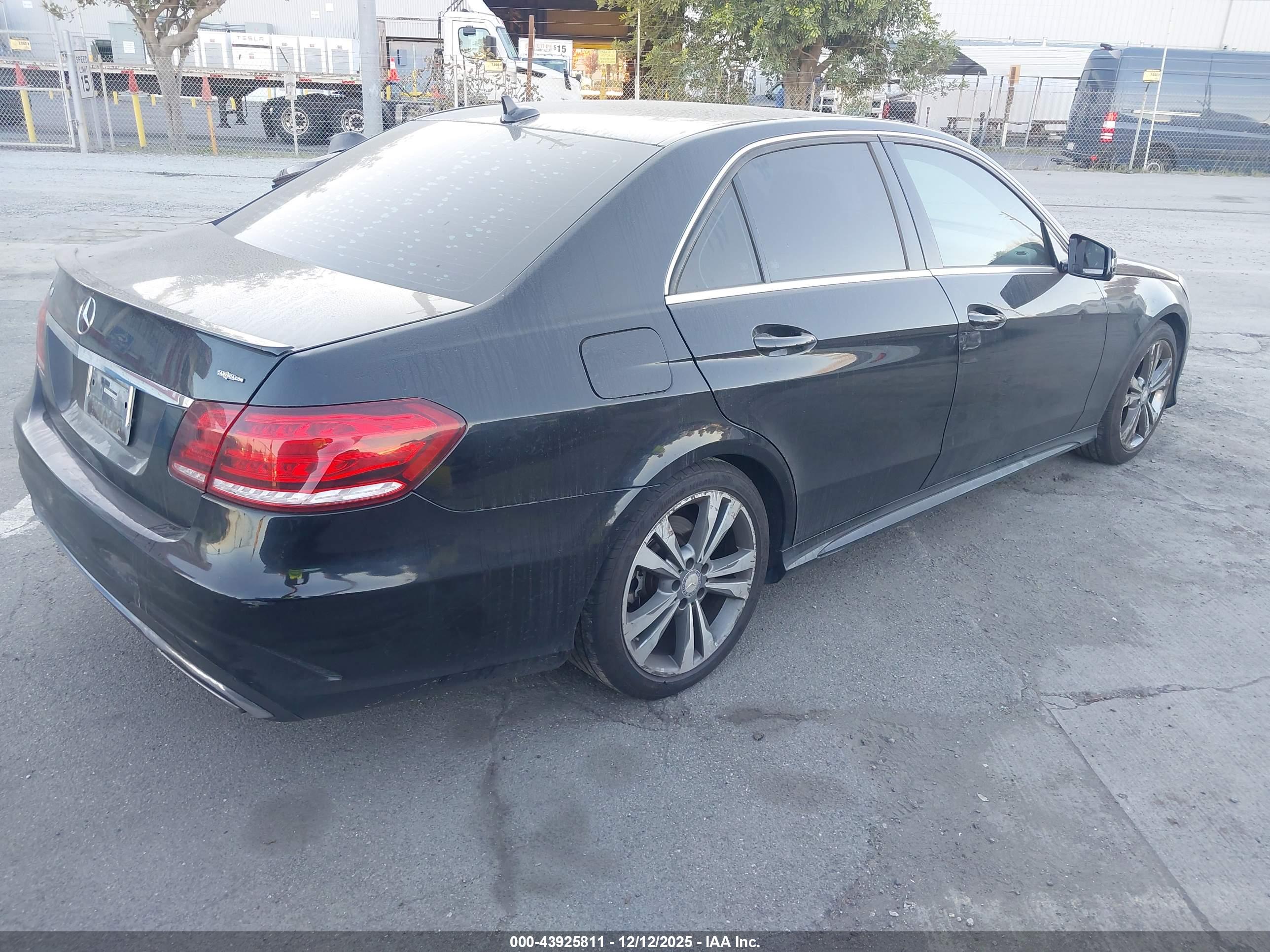 MERCEDES-BENZ E image 4