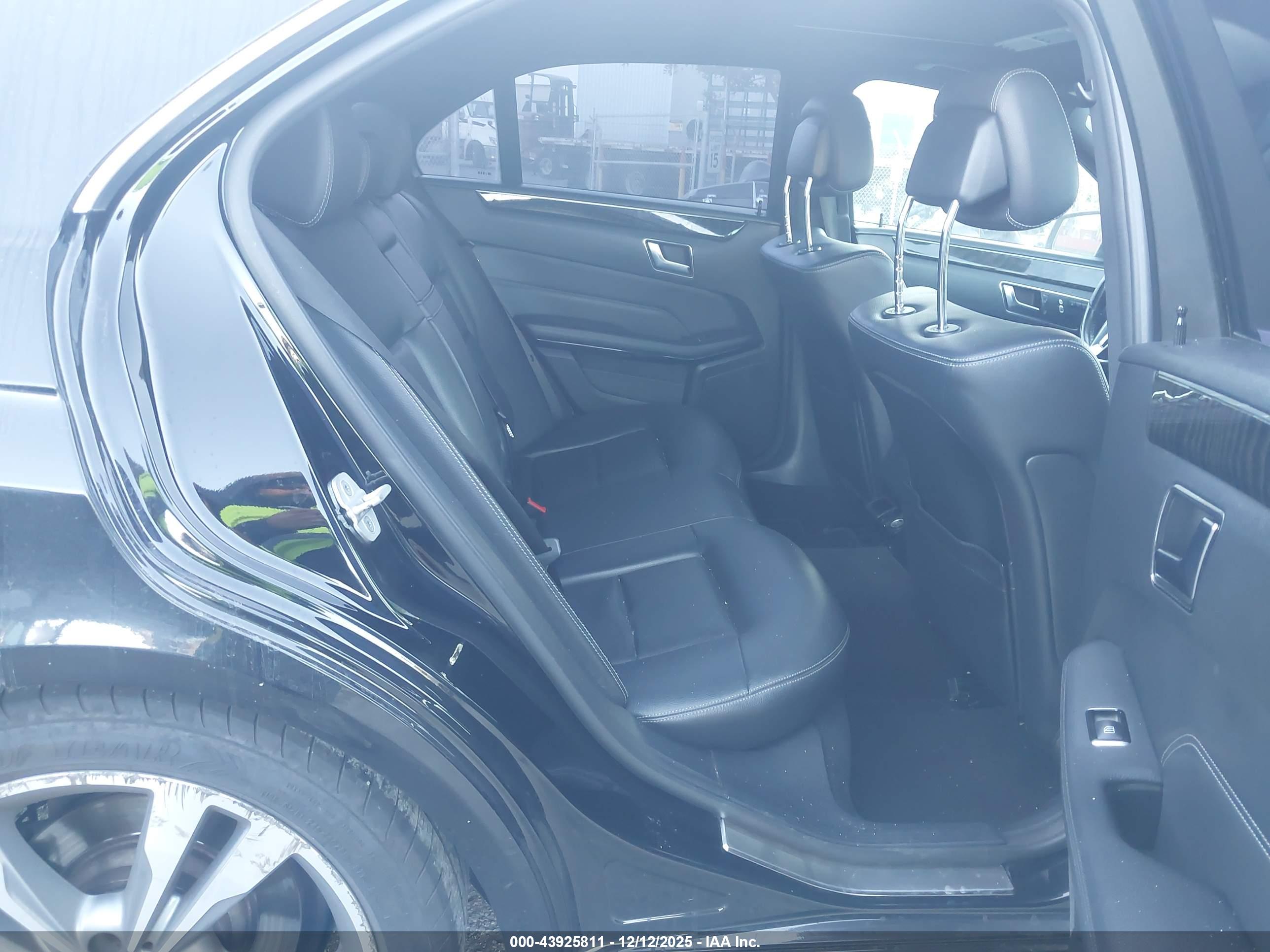 MERCEDES-BENZ E image 8