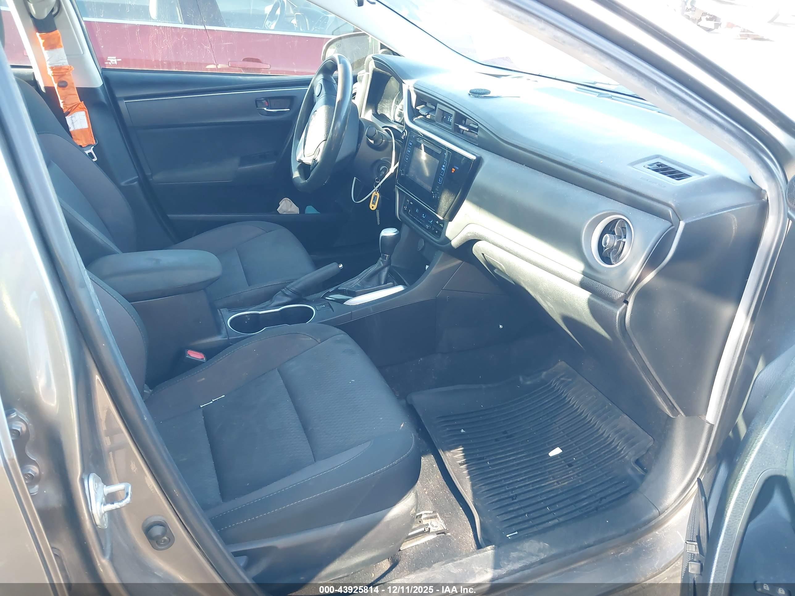 TOYOTA COROLLA image 5