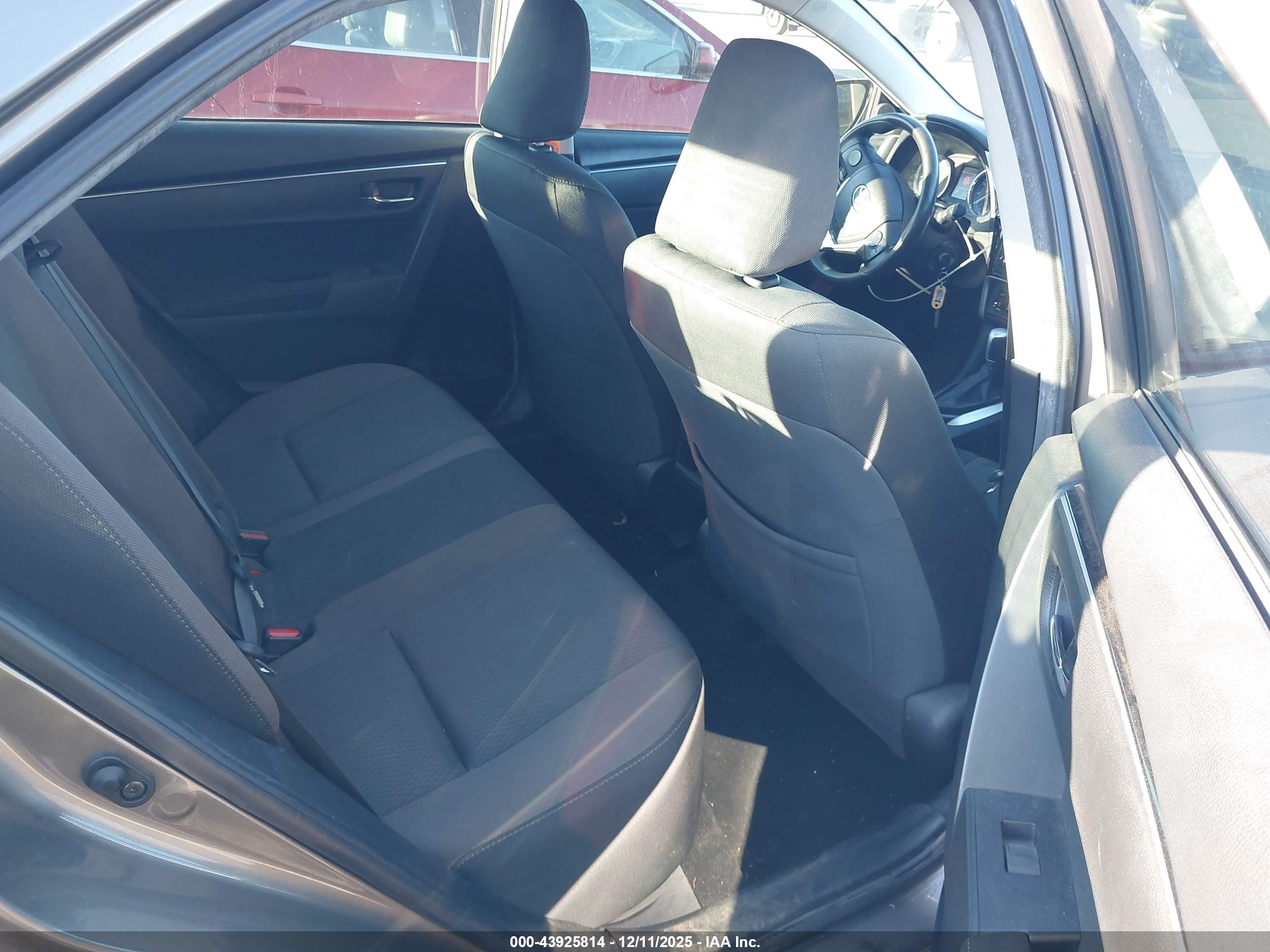 TOYOTA COROLLA image 8