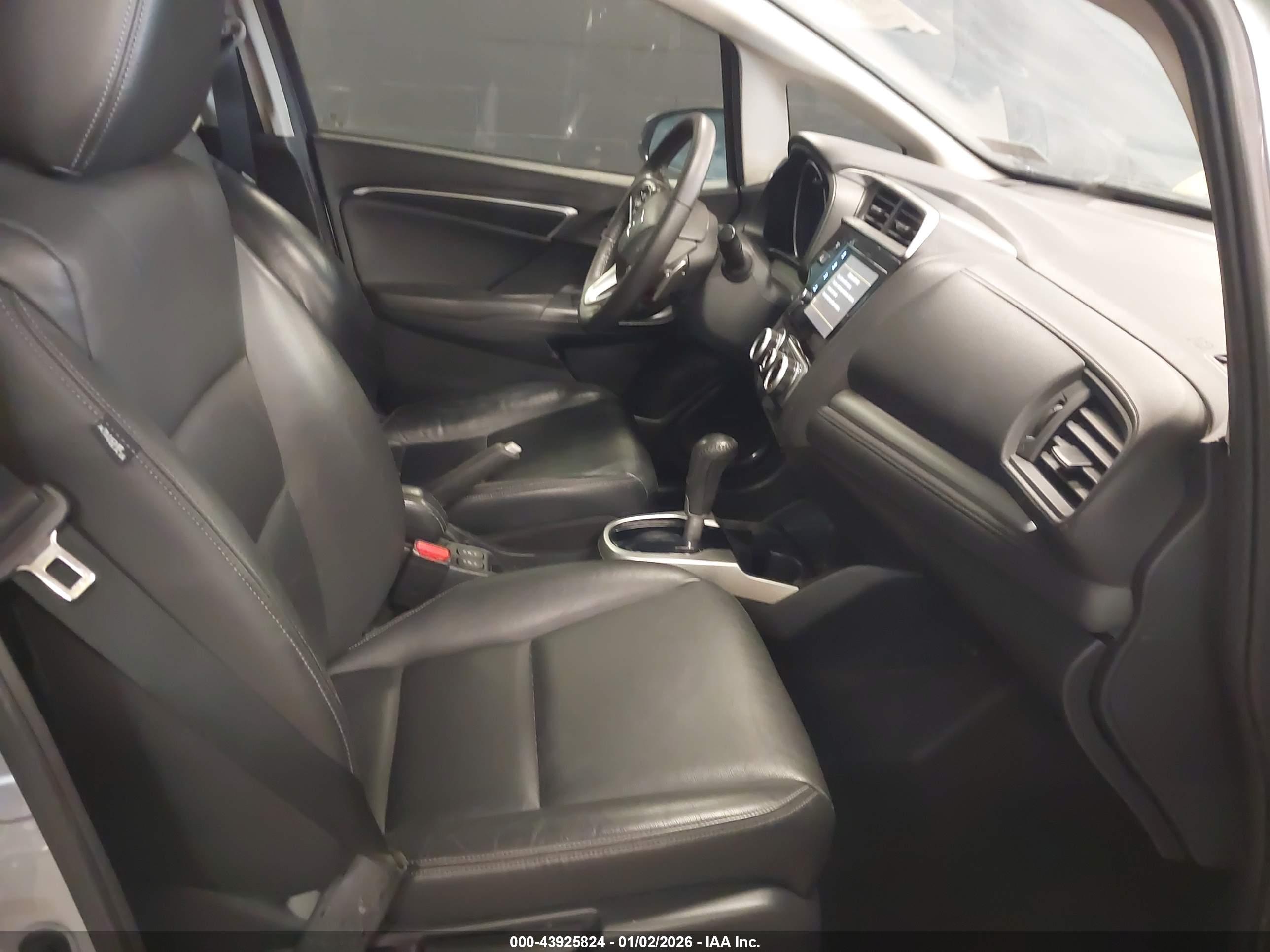 HONDA FIT image 5