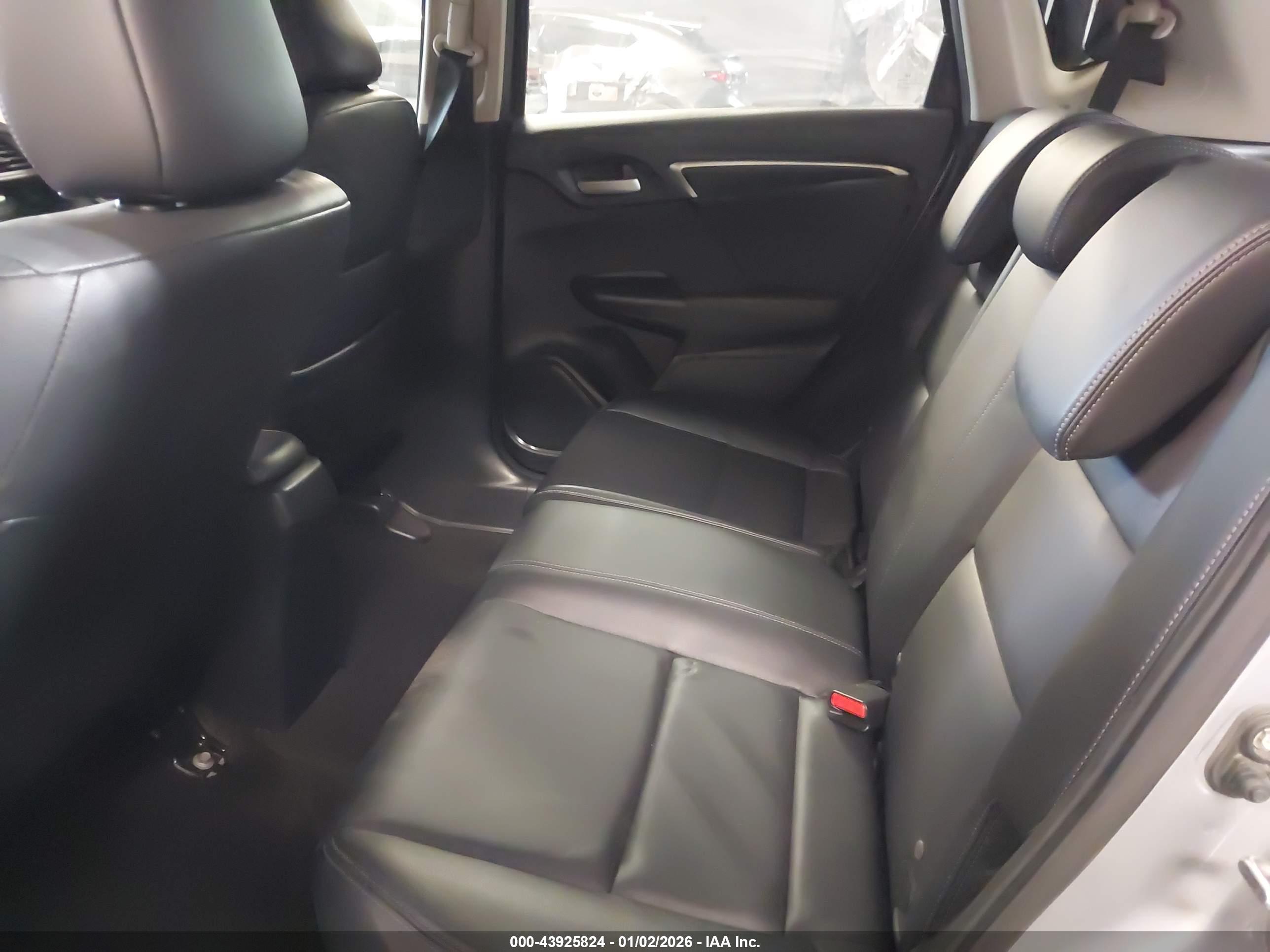 HONDA FIT image 8