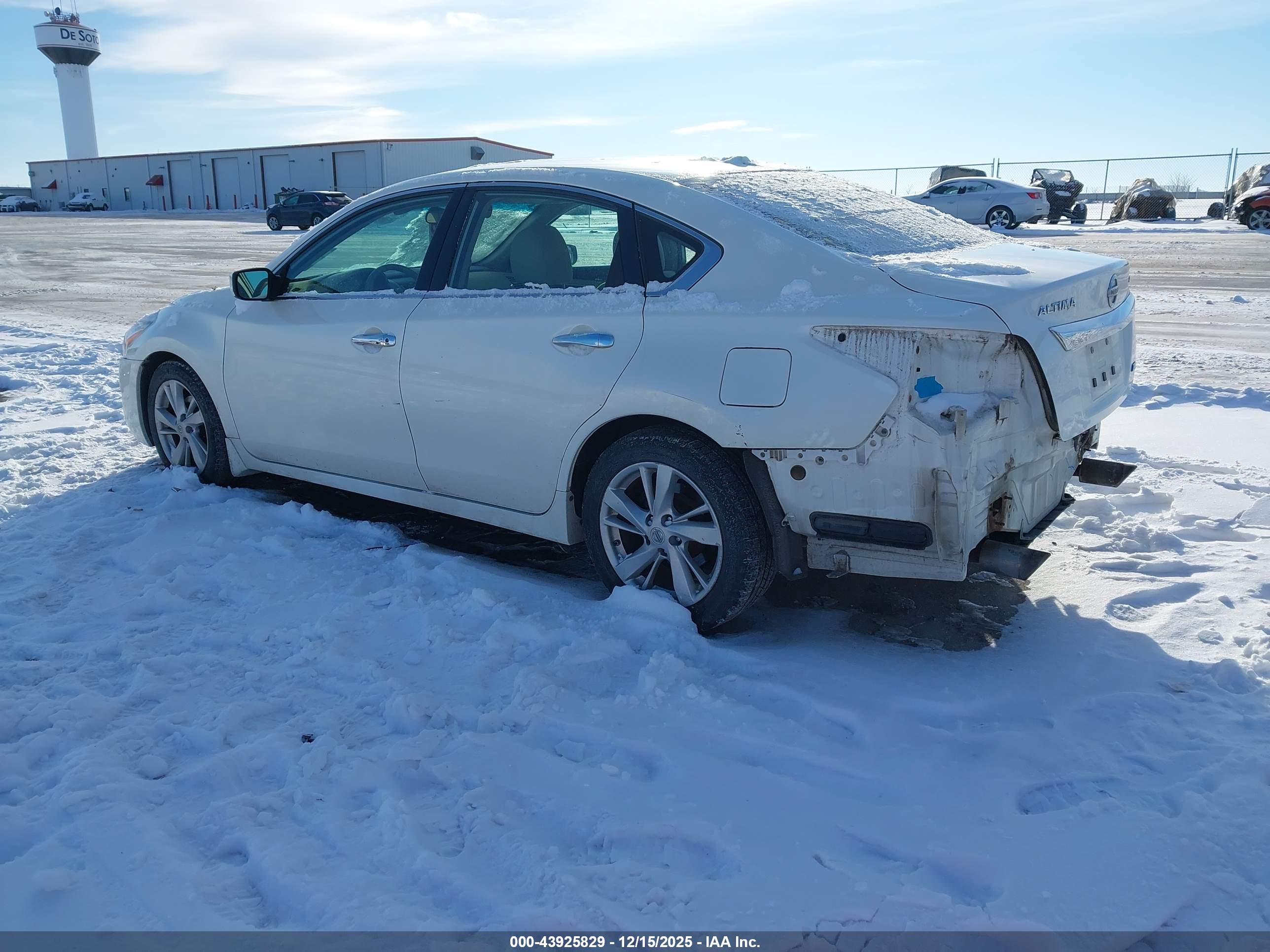 NISSAN ALTIMA image 3