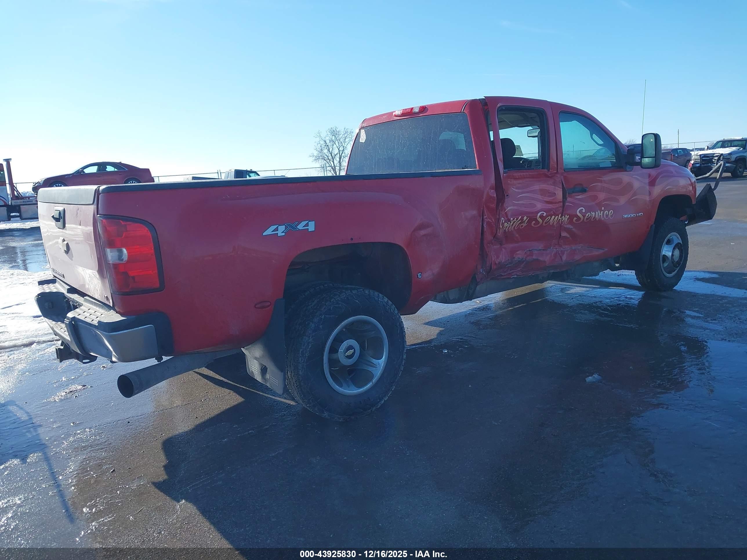 CHEVROLET SILVERADO image 4