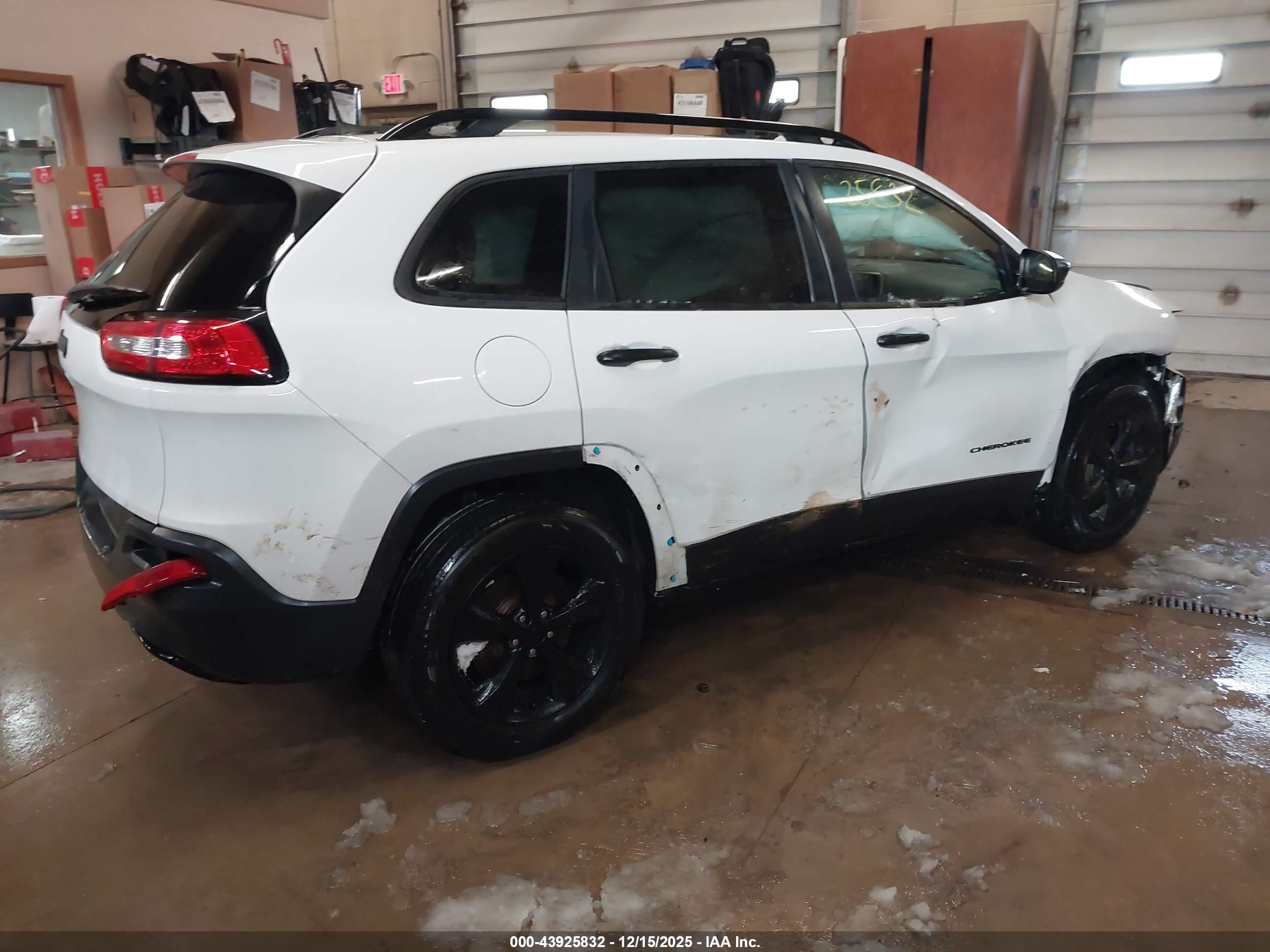 JEEP CHEROKEE image 4