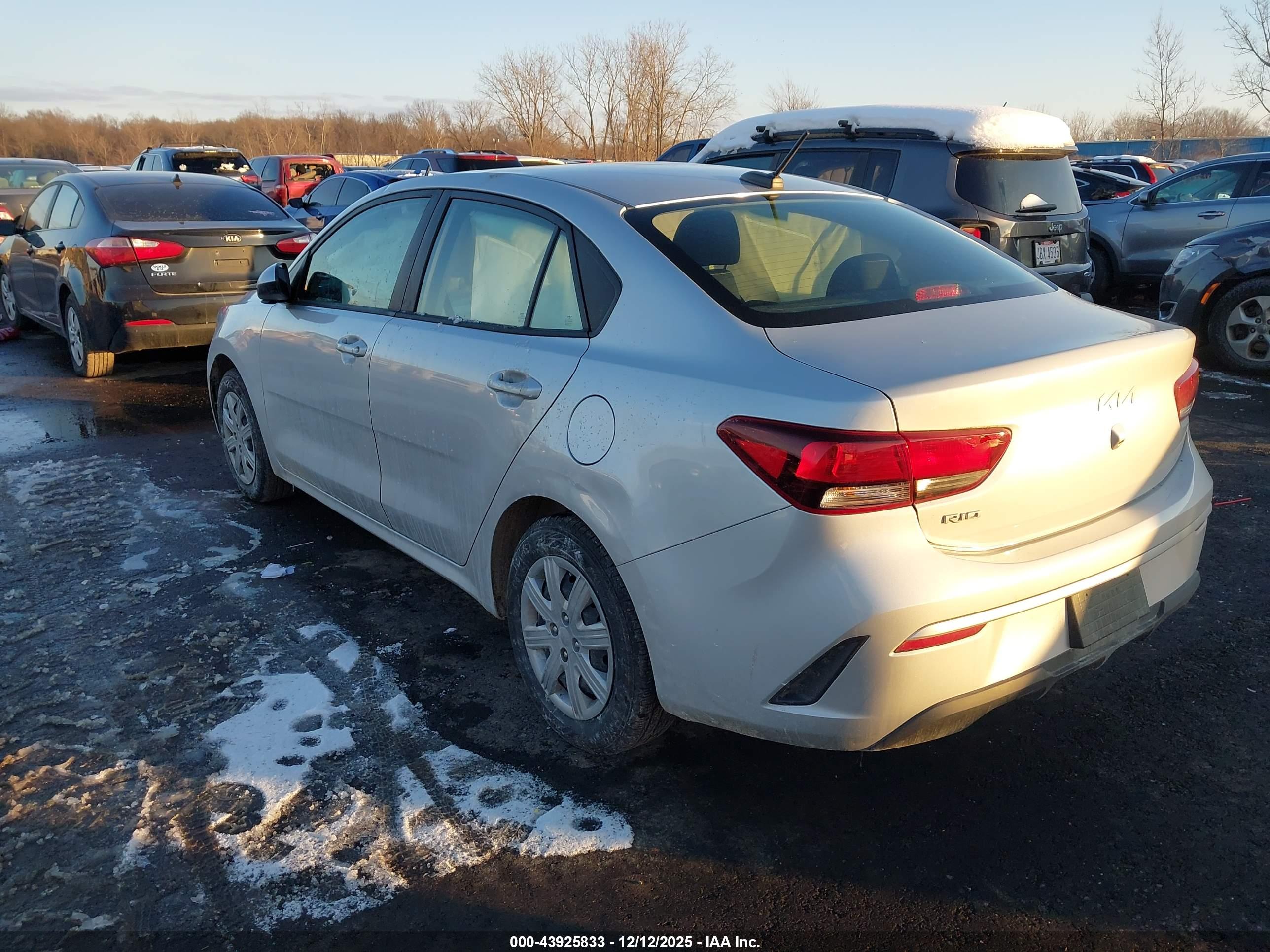 KIA RIO image 3