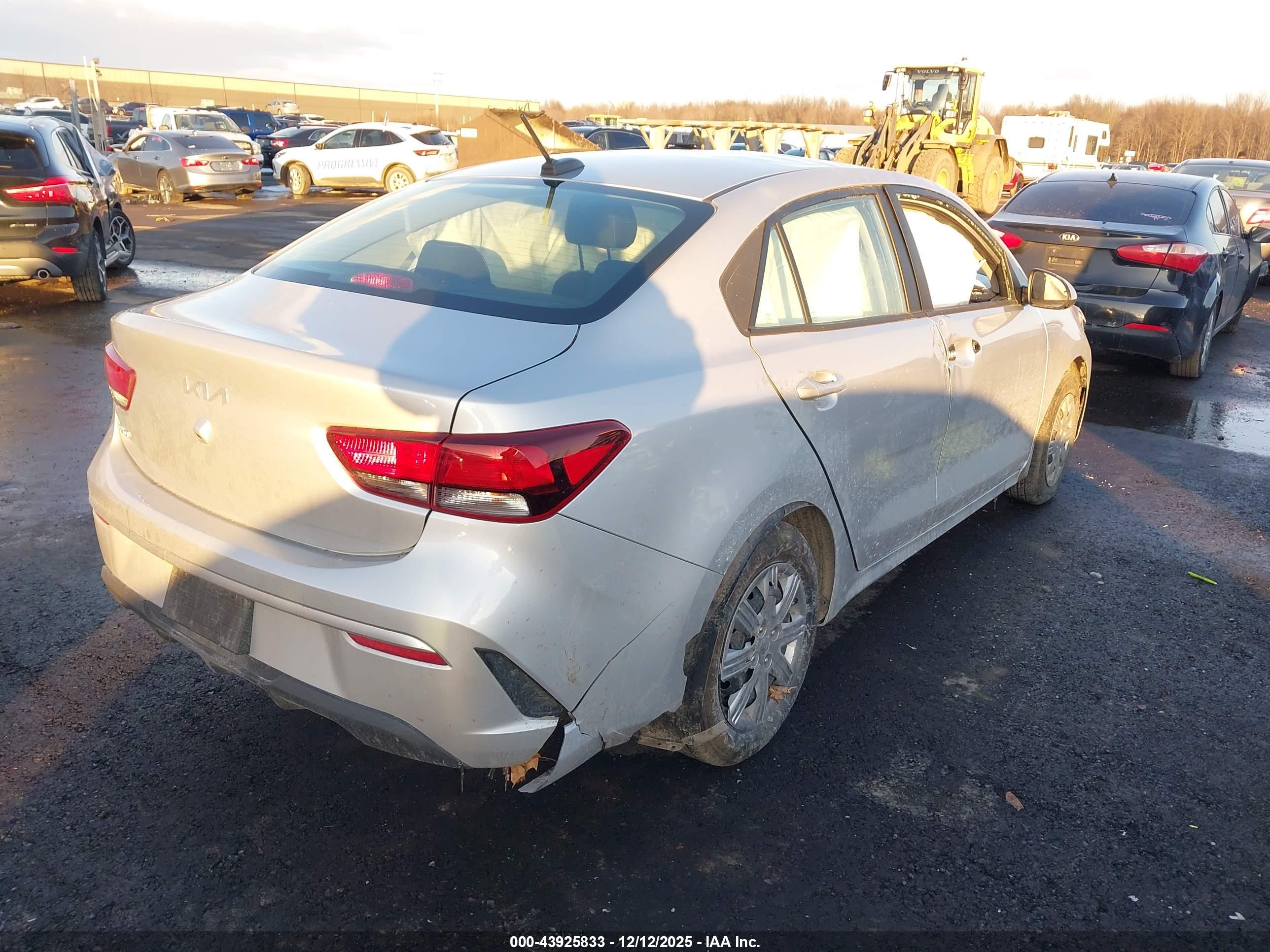 KIA RIO image 4