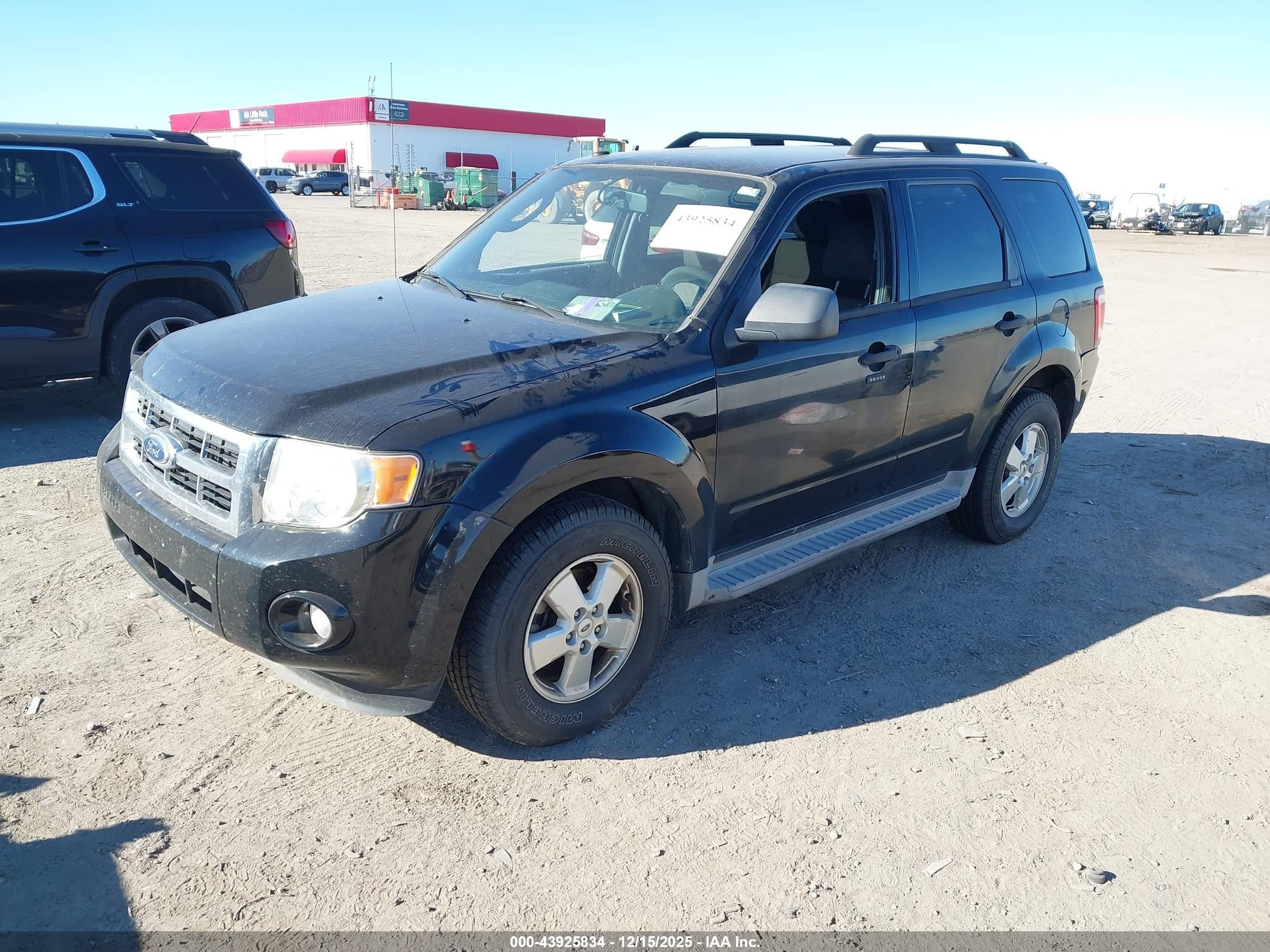 FORD ESCAPE image 2
