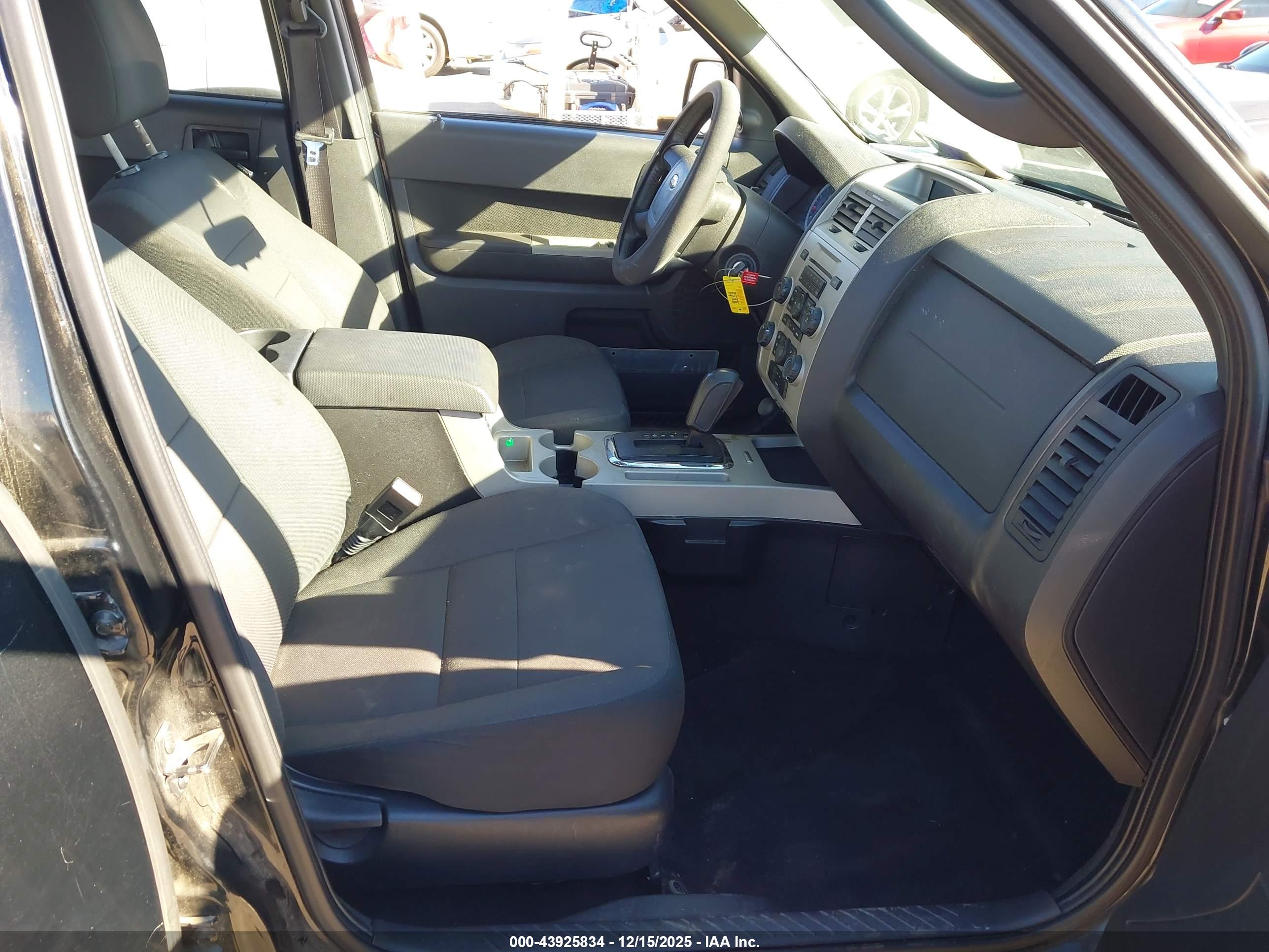 FORD ESCAPE image 5