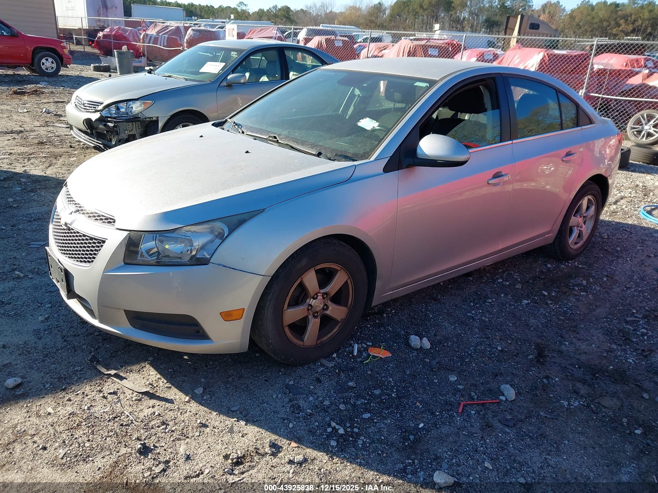 CHEVROLET CRUZE image 2
