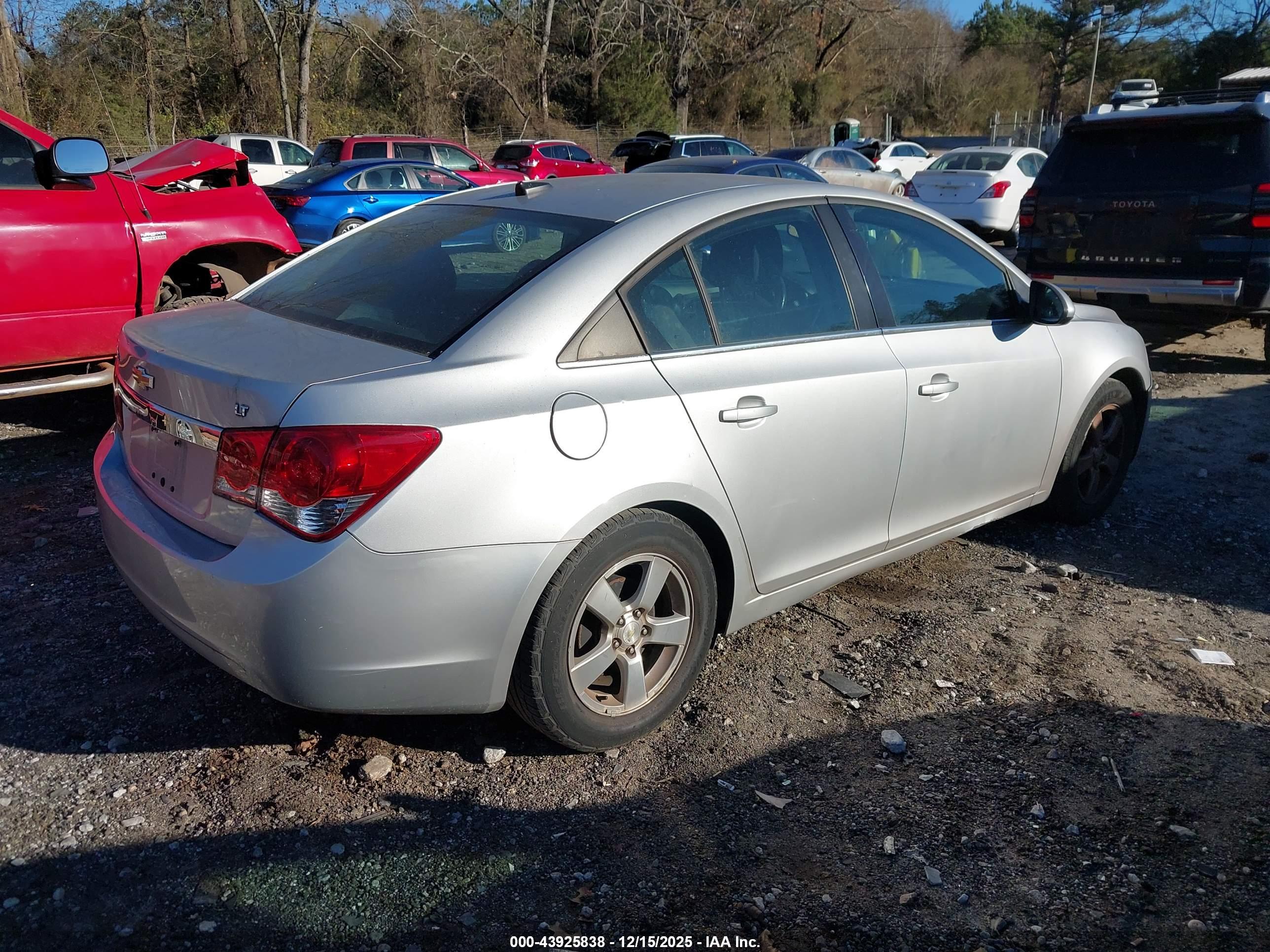 CHEVROLET CRUZE image 4