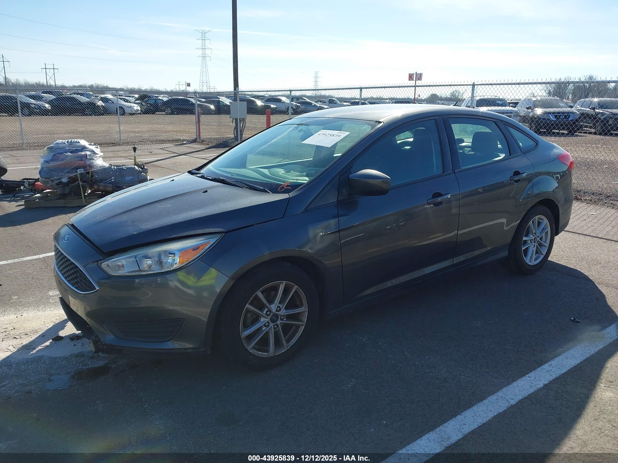 FORD FOCUS image 2
