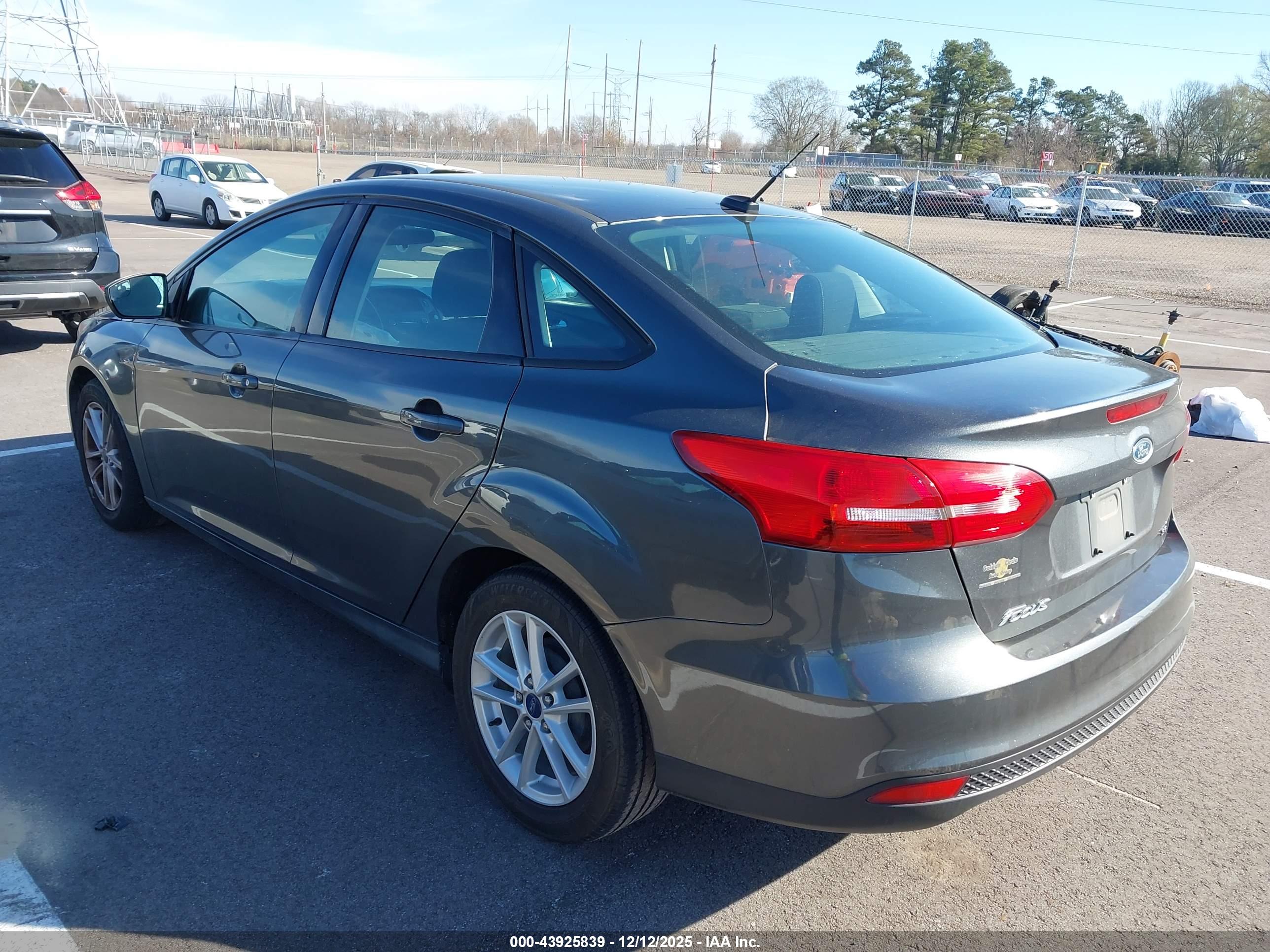FORD FOCUS image 3