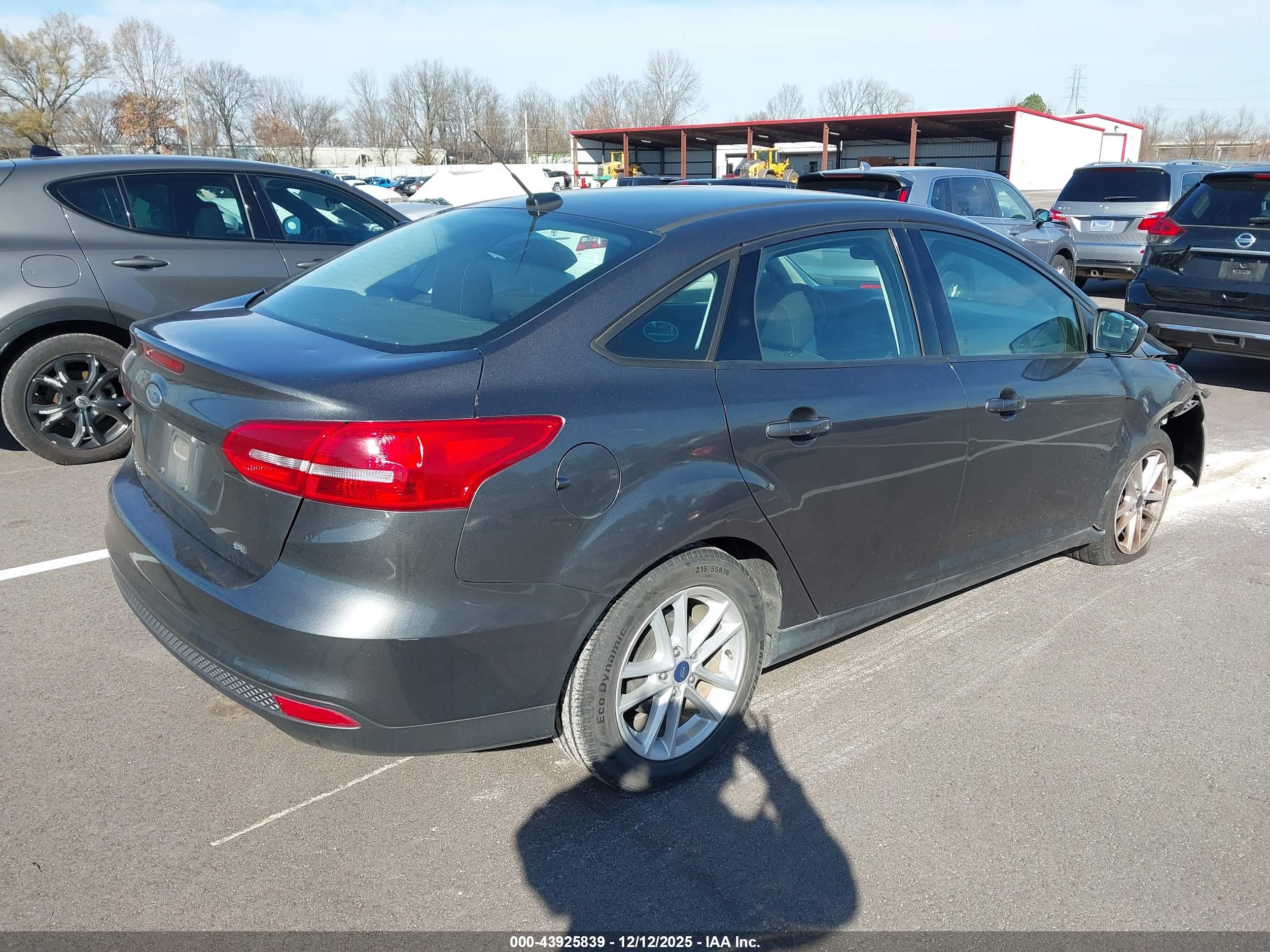 FORD FOCUS image 4