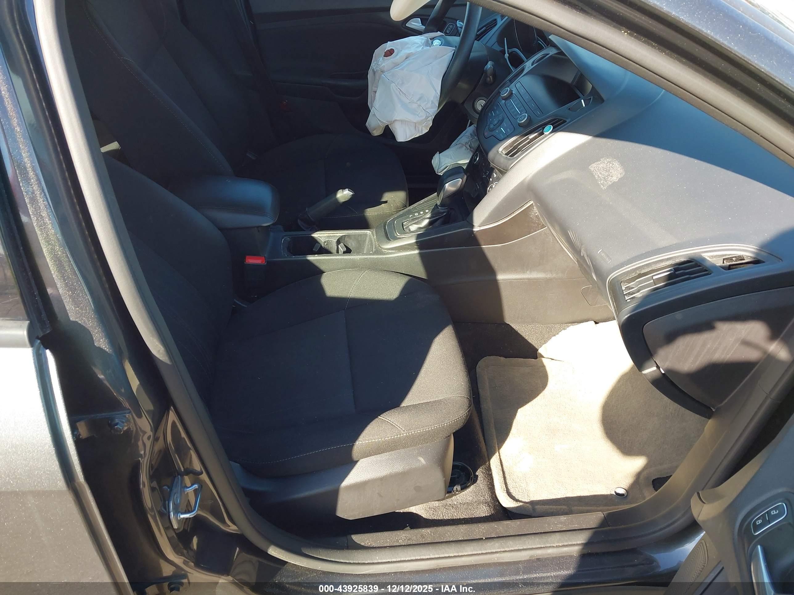 FORD FOCUS image 5