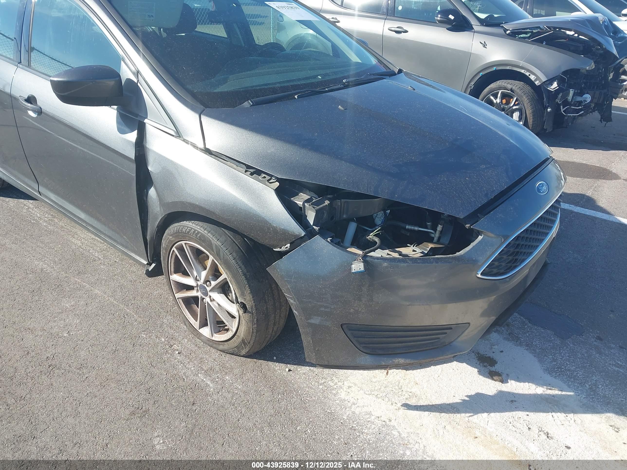 FORD FOCUS image 6