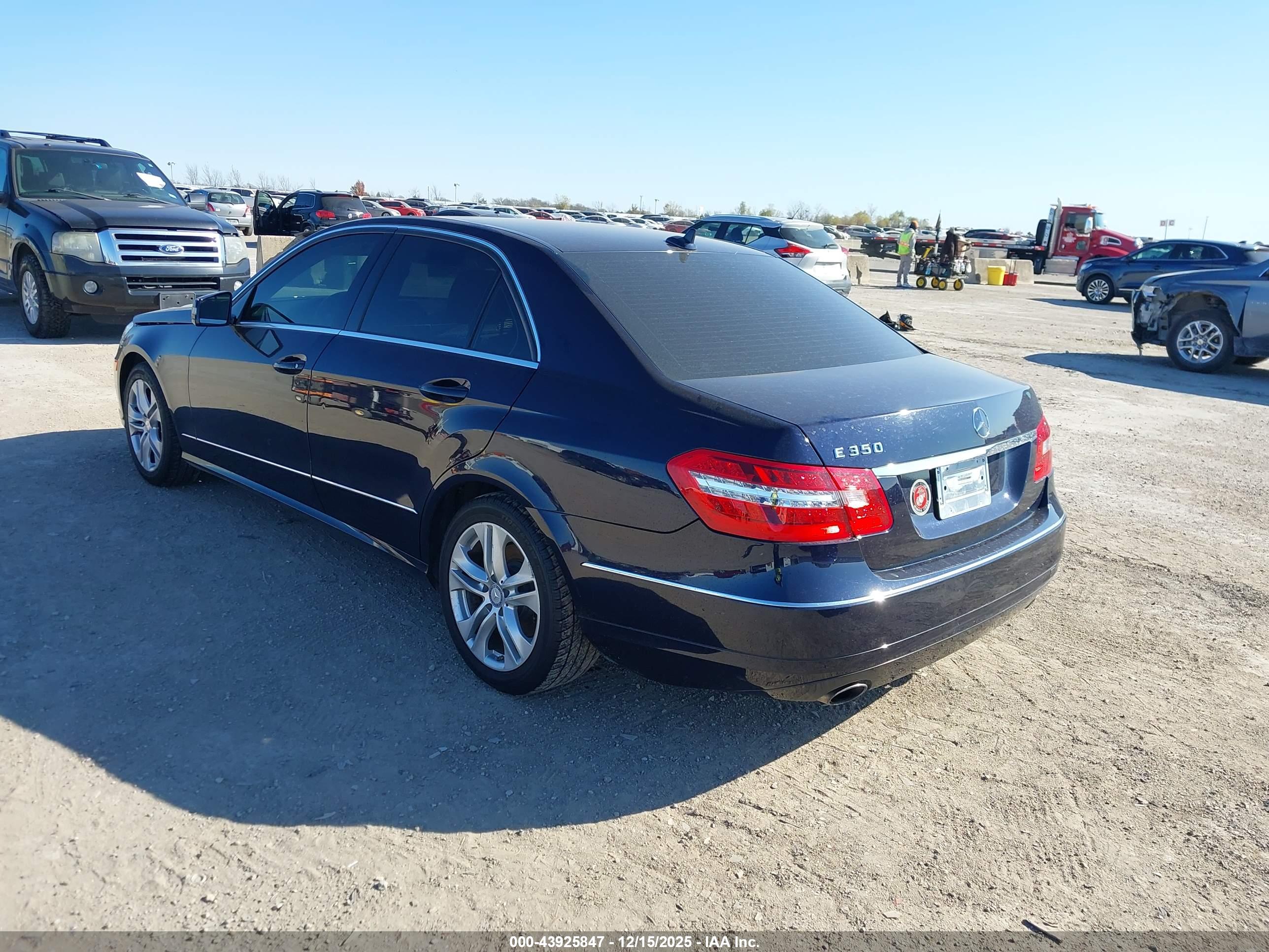 MERCEDES-BENZ E image 3