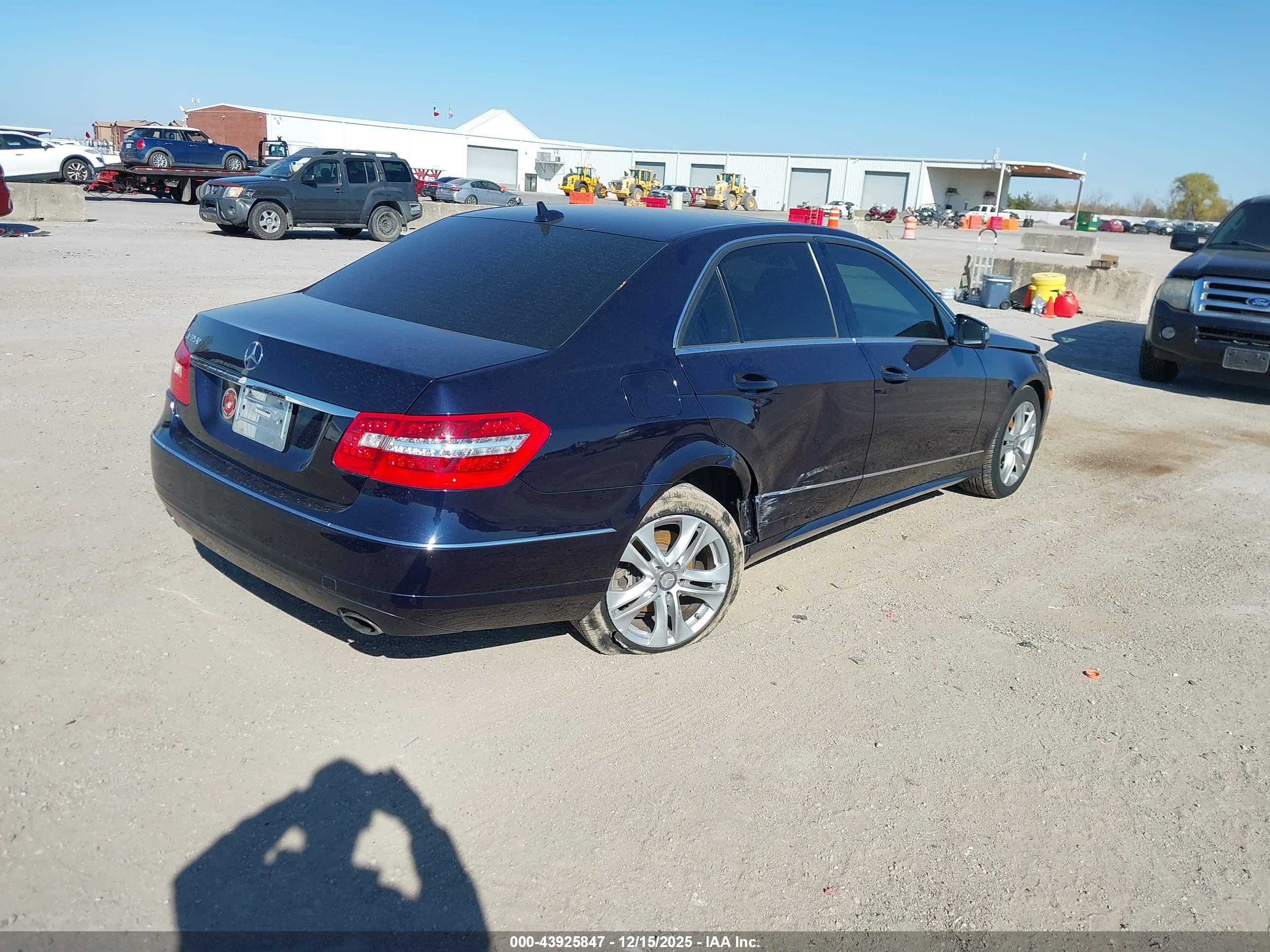 MERCEDES-BENZ E image 4