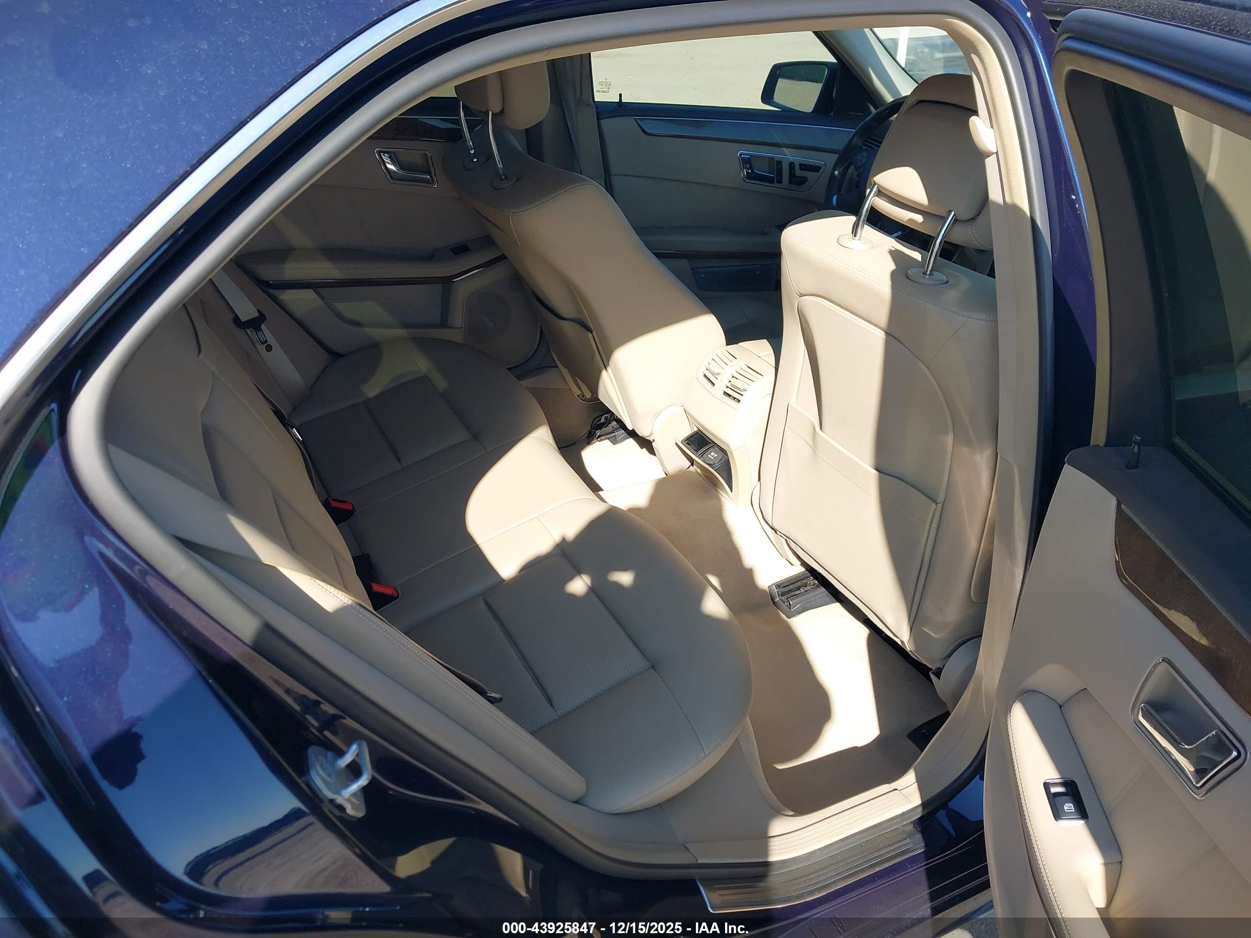 MERCEDES-BENZ E image 8