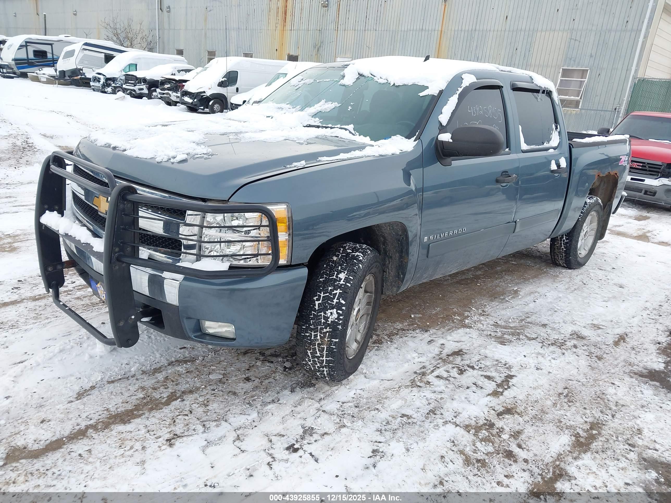 CHEVROLET SILVERADO image 2