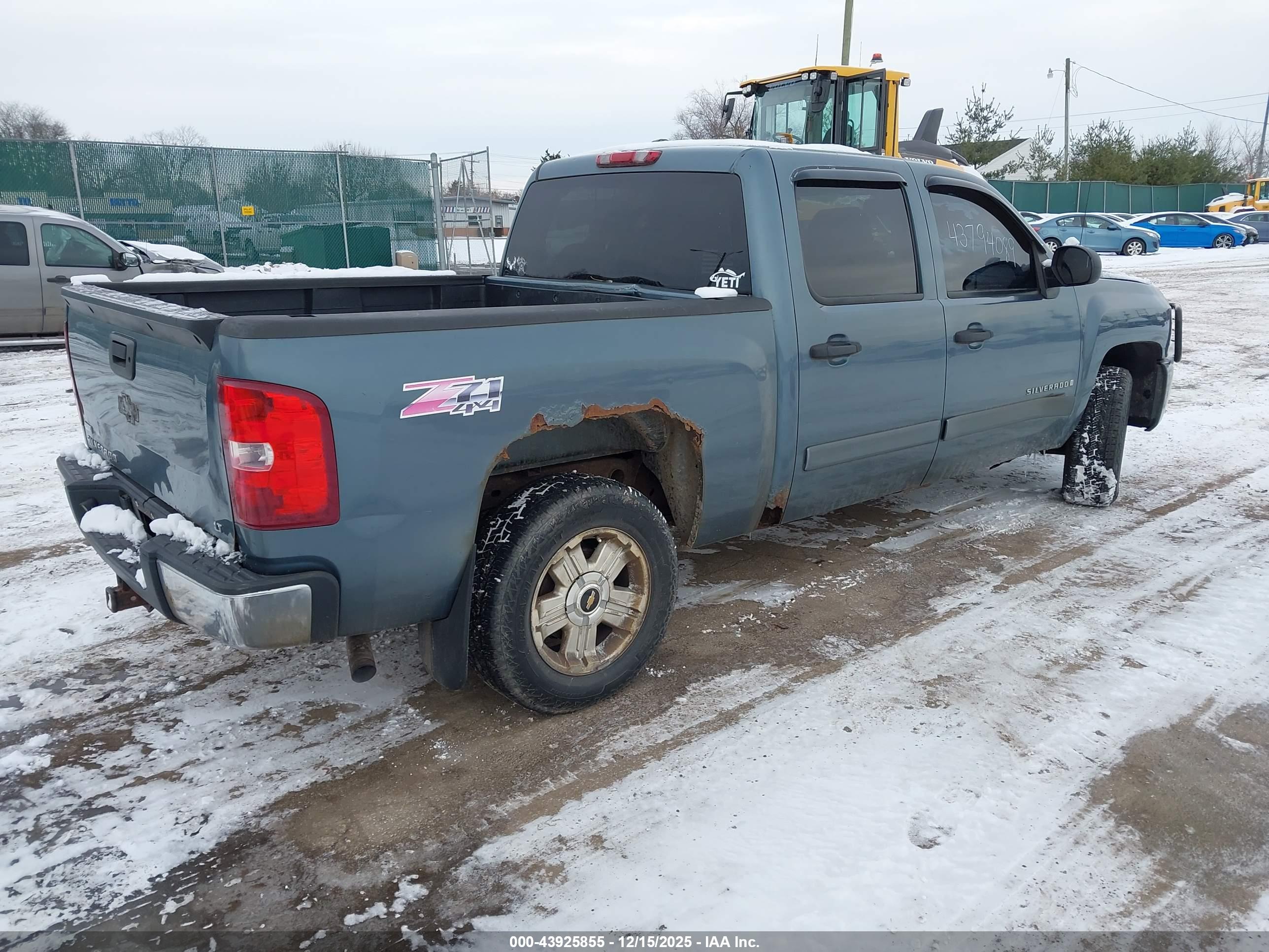 CHEVROLET SILVERADO image 4