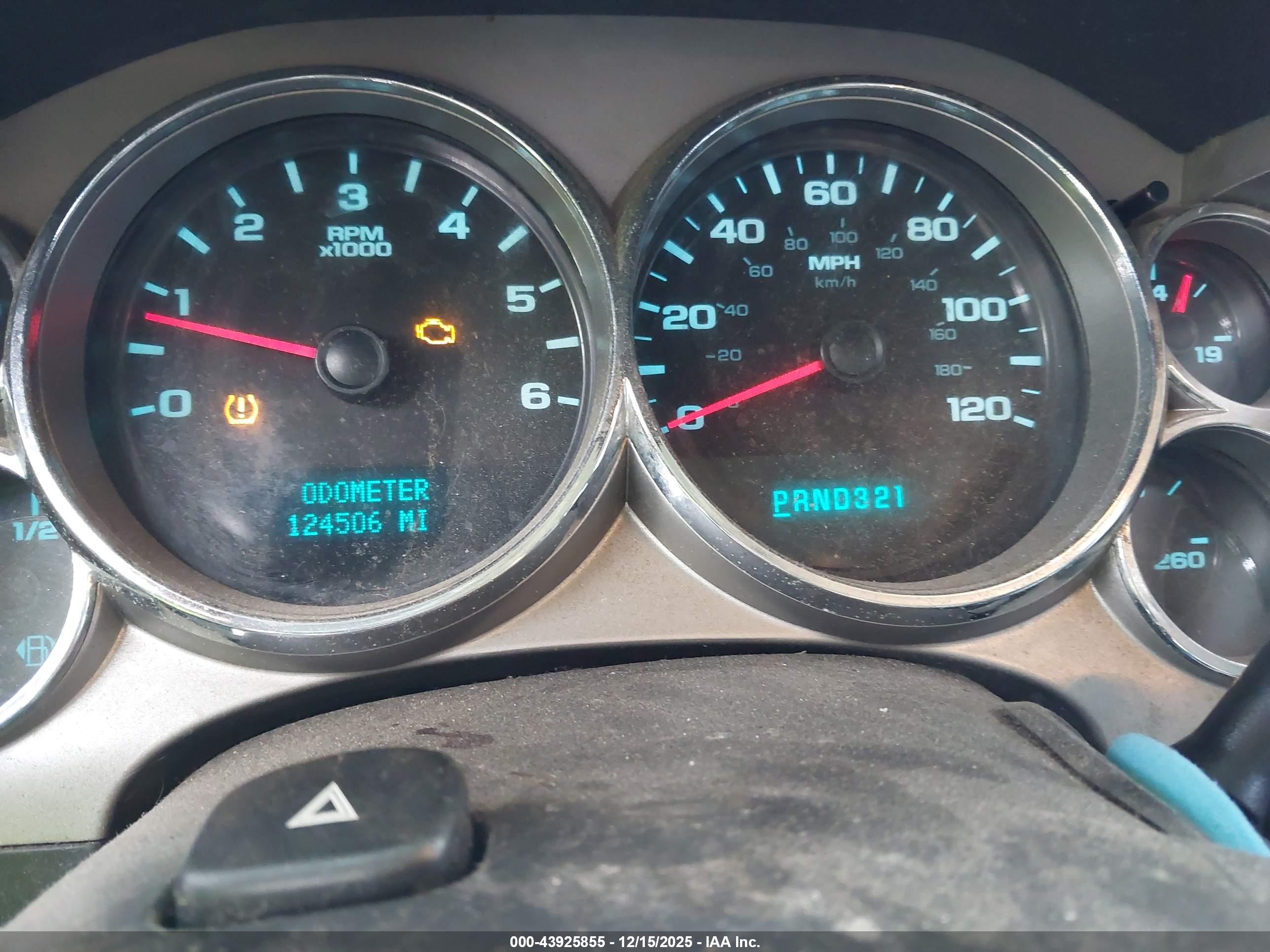 CHEVROLET SILVERADO image 7