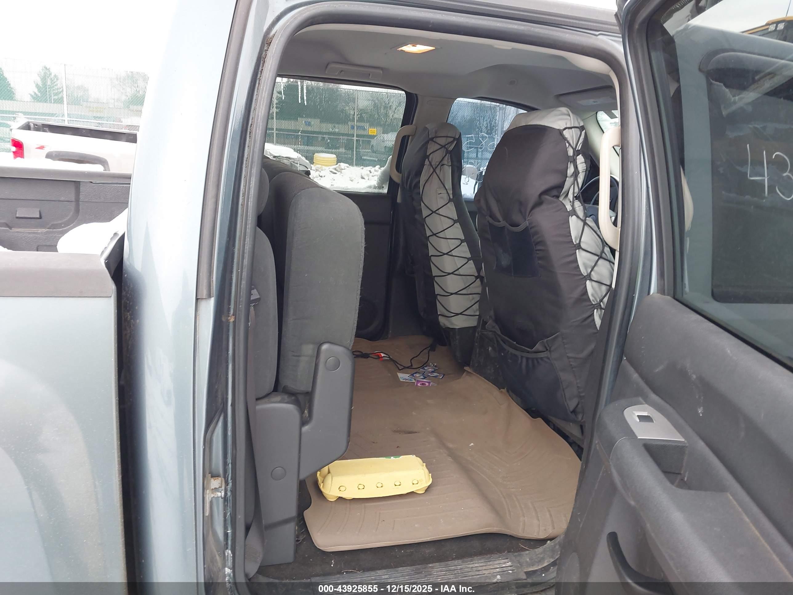 CHEVROLET SILVERADO image 8