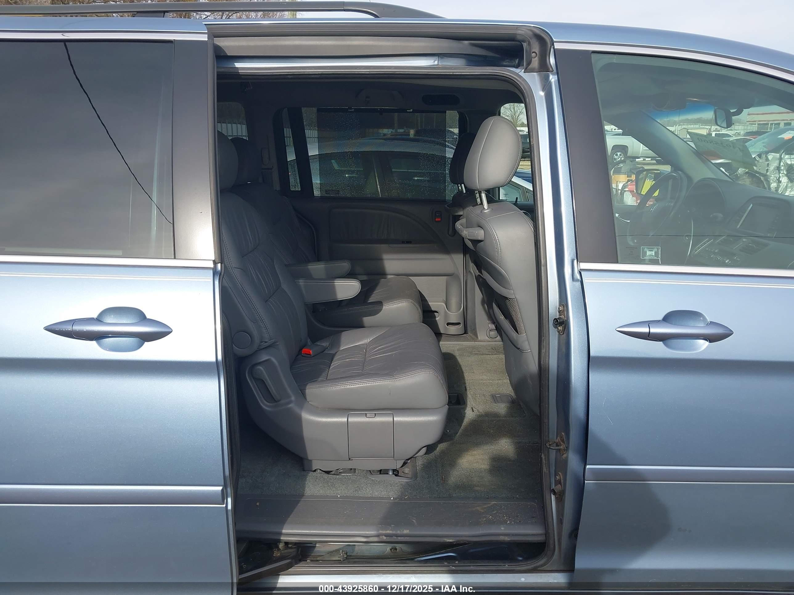 HONDA ODYSSEY image 8