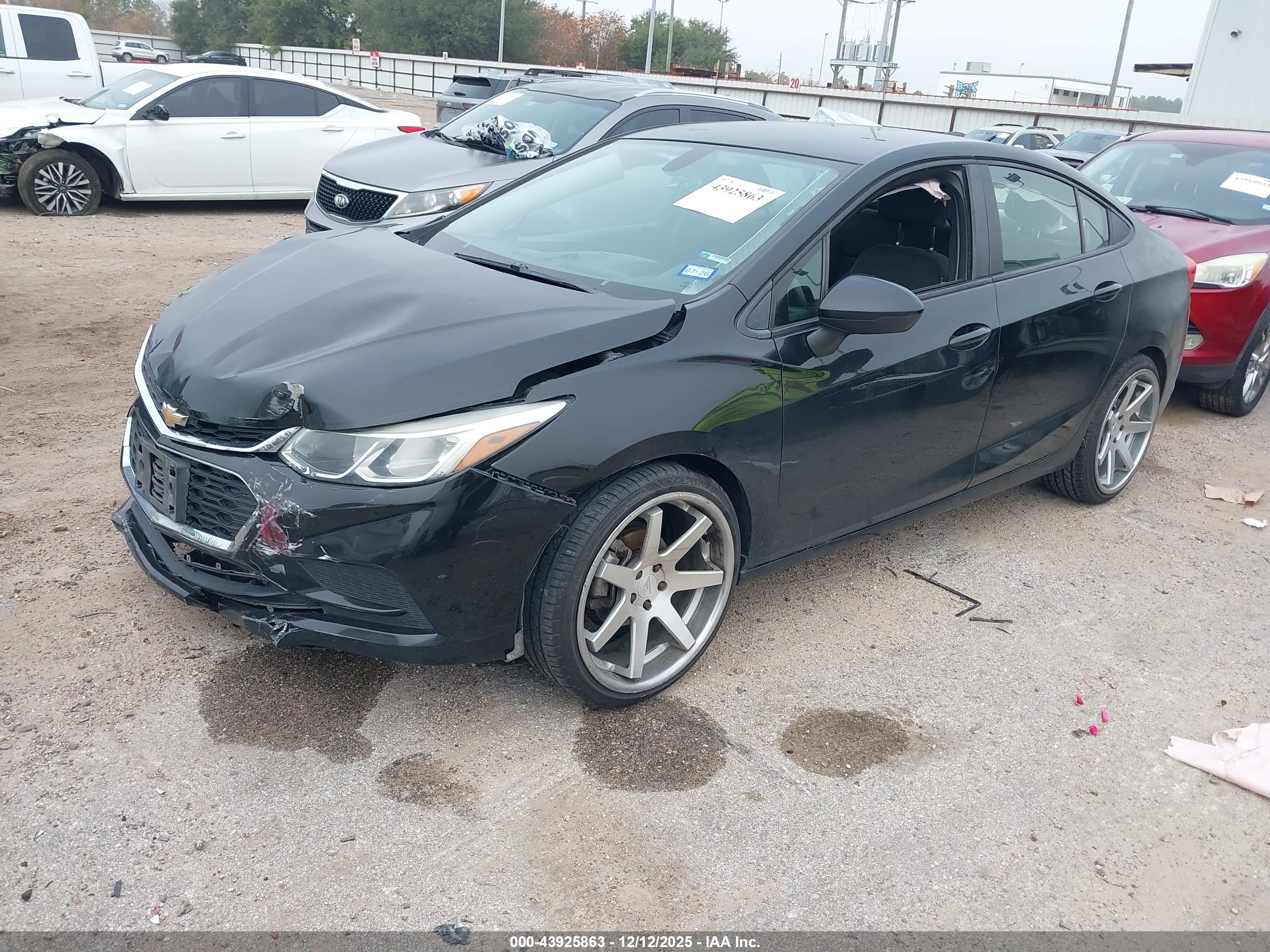 CHEVROLET CRUZE image 2