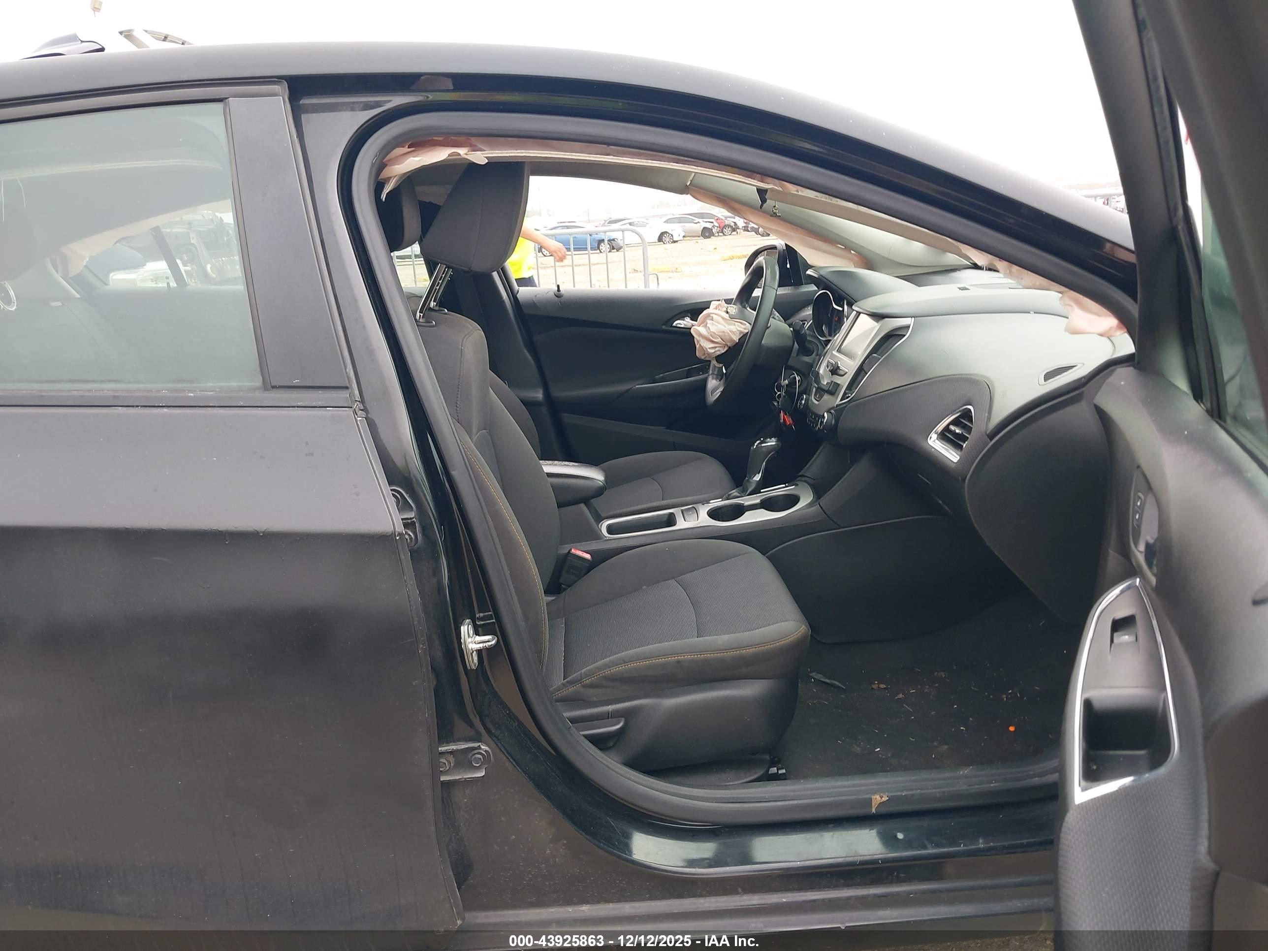 CHEVROLET CRUZE image 5