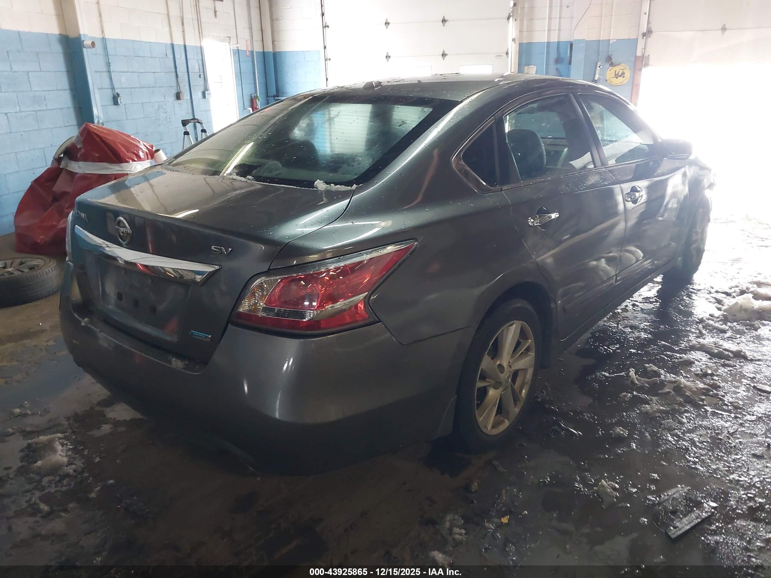 NISSAN ALTIMA image 4