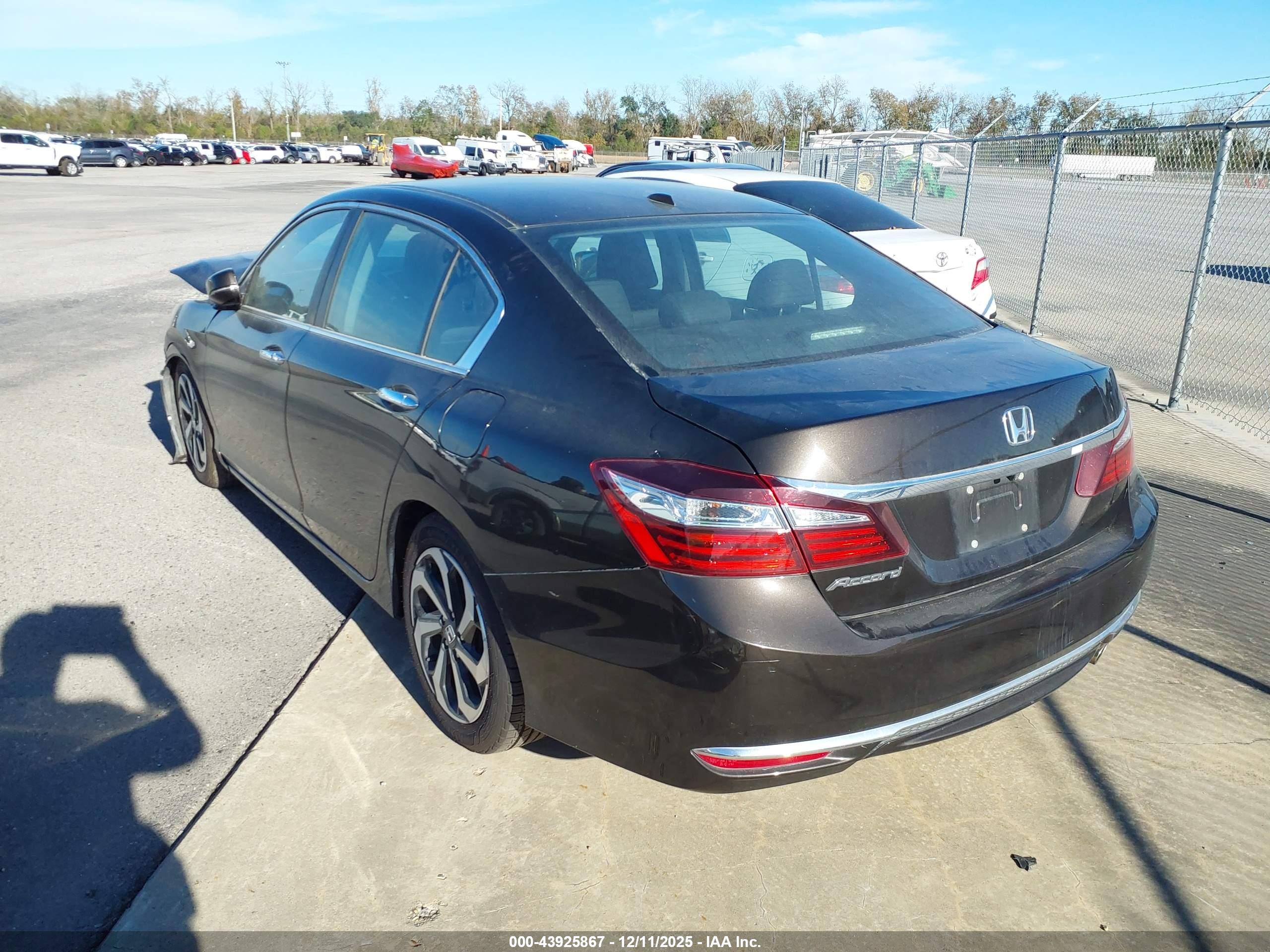 HONDA ACCORD image 3