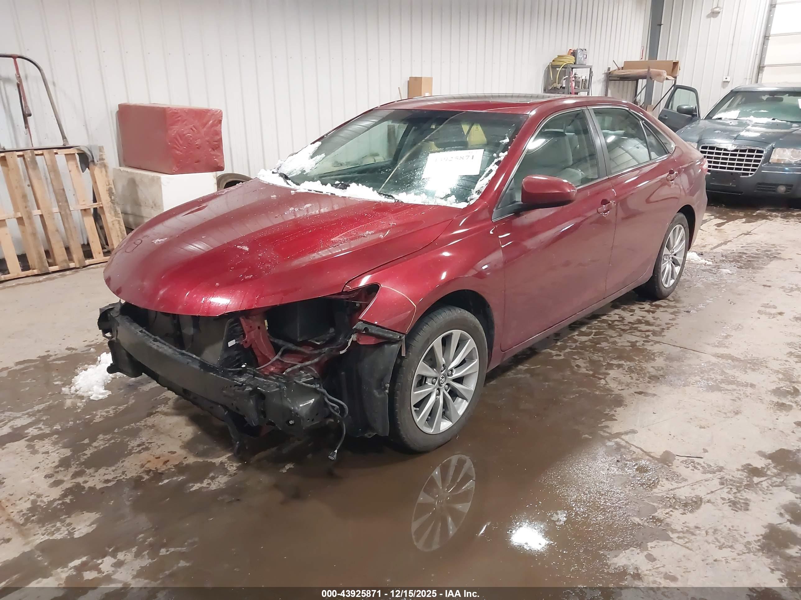 TOYOTA CAMRY image 2