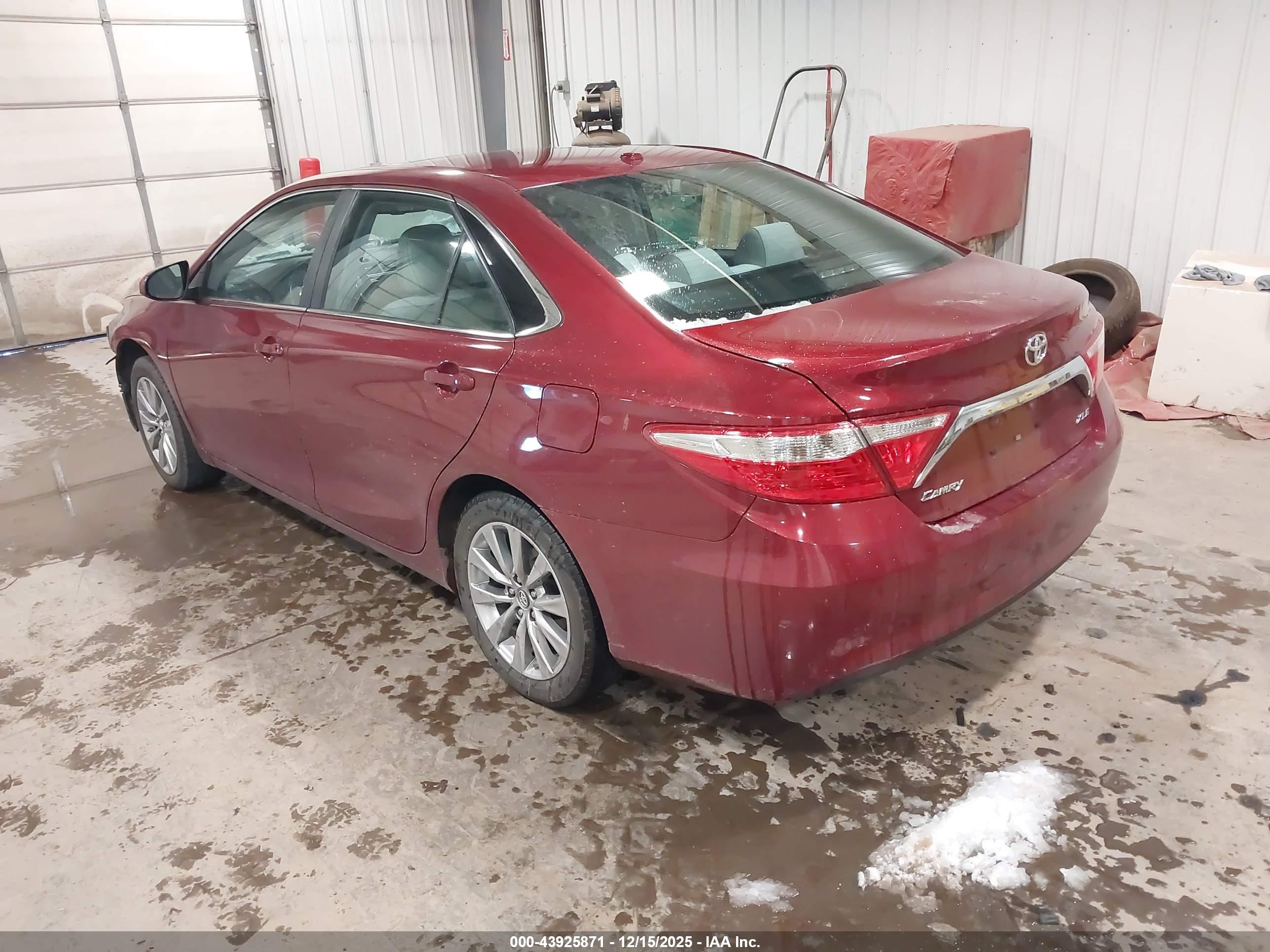 TOYOTA CAMRY image 3