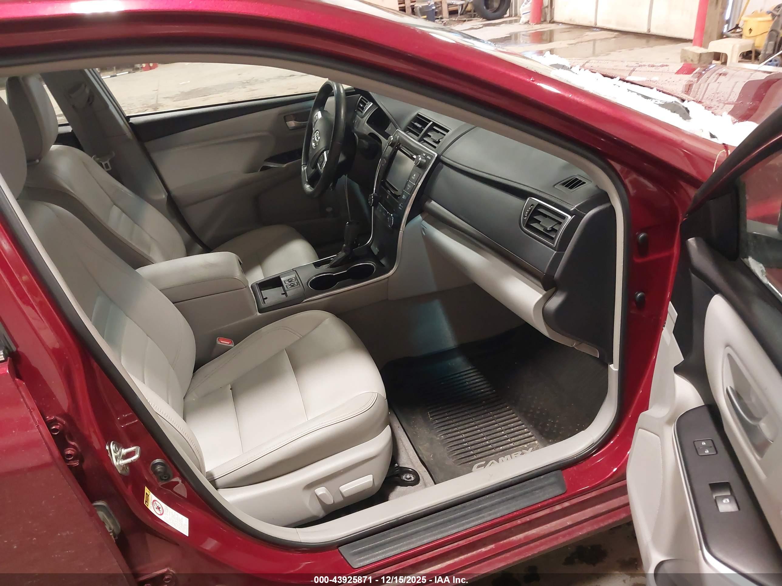 TOYOTA CAMRY image 5