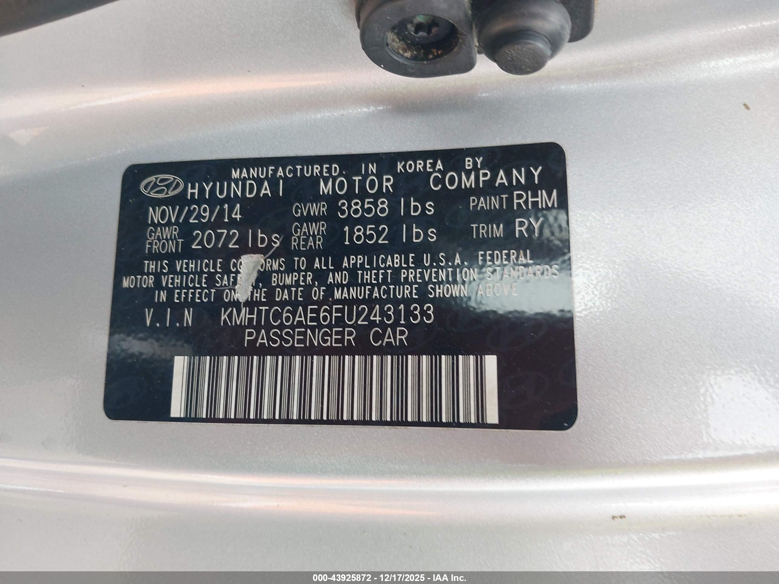 HYUNDAI VELOSTER image 9