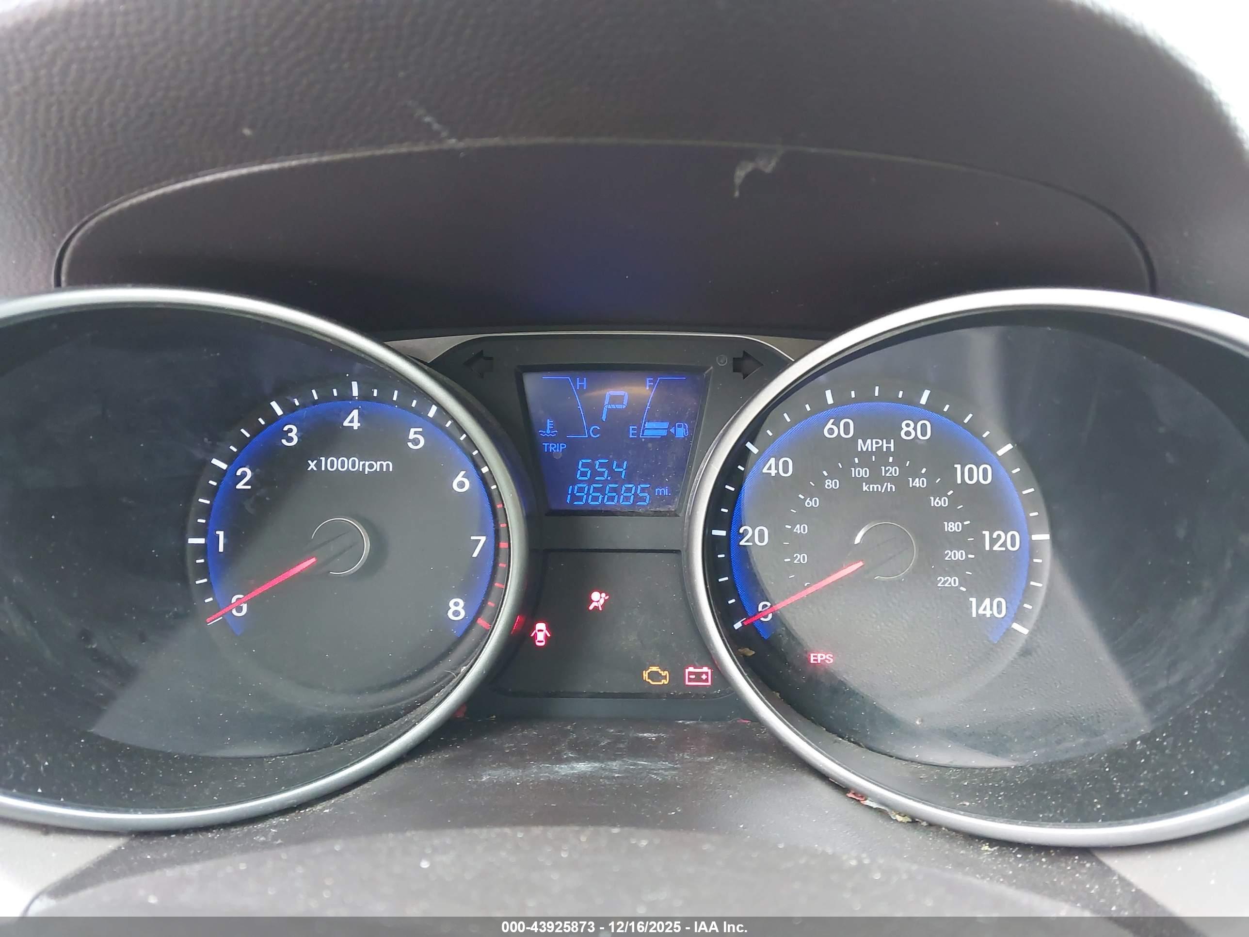 HYUNDAI TUCSON image 7