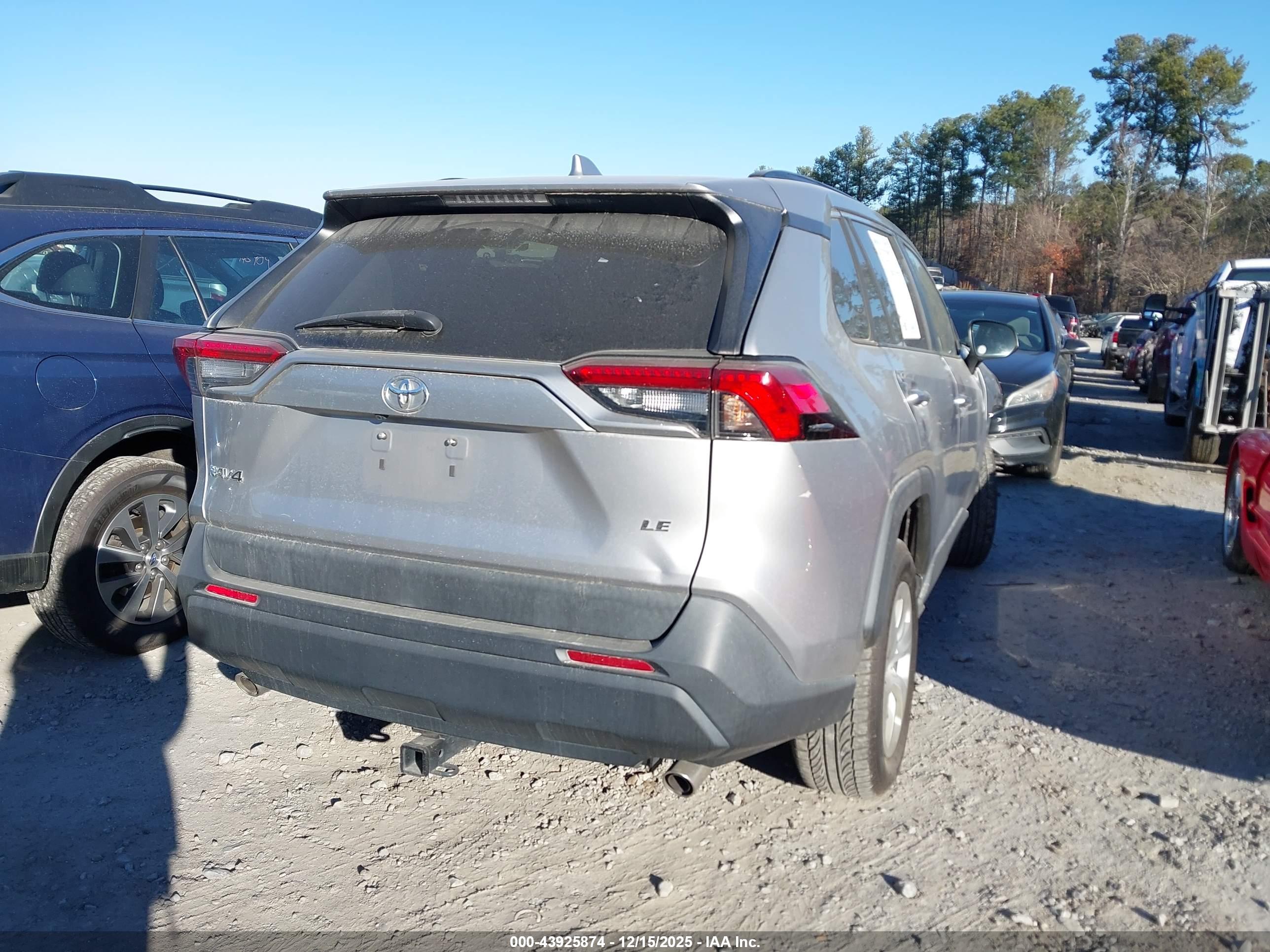 TOYOTA RAV4 image 4