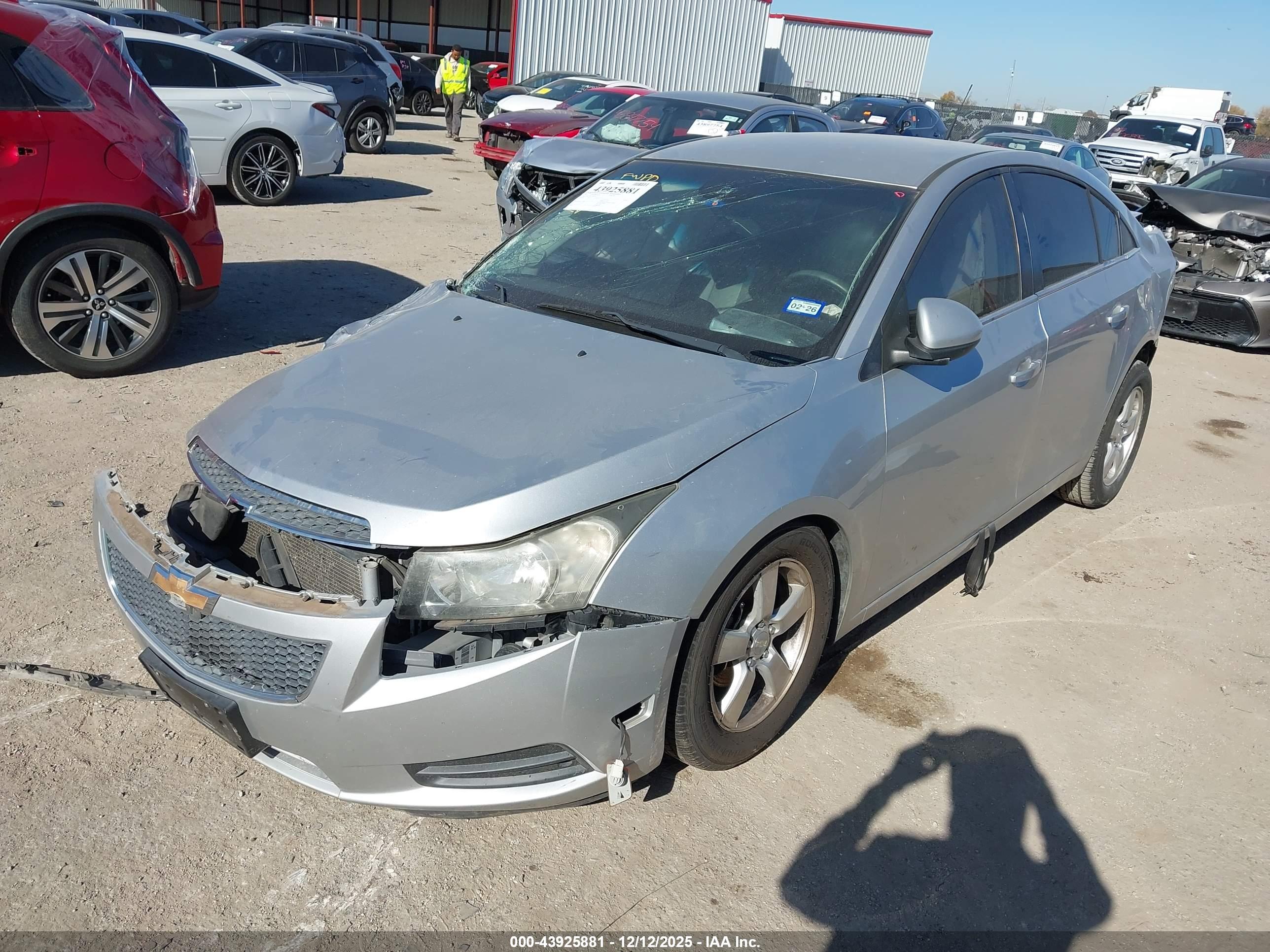 CHEVROLET CRUZE image 2